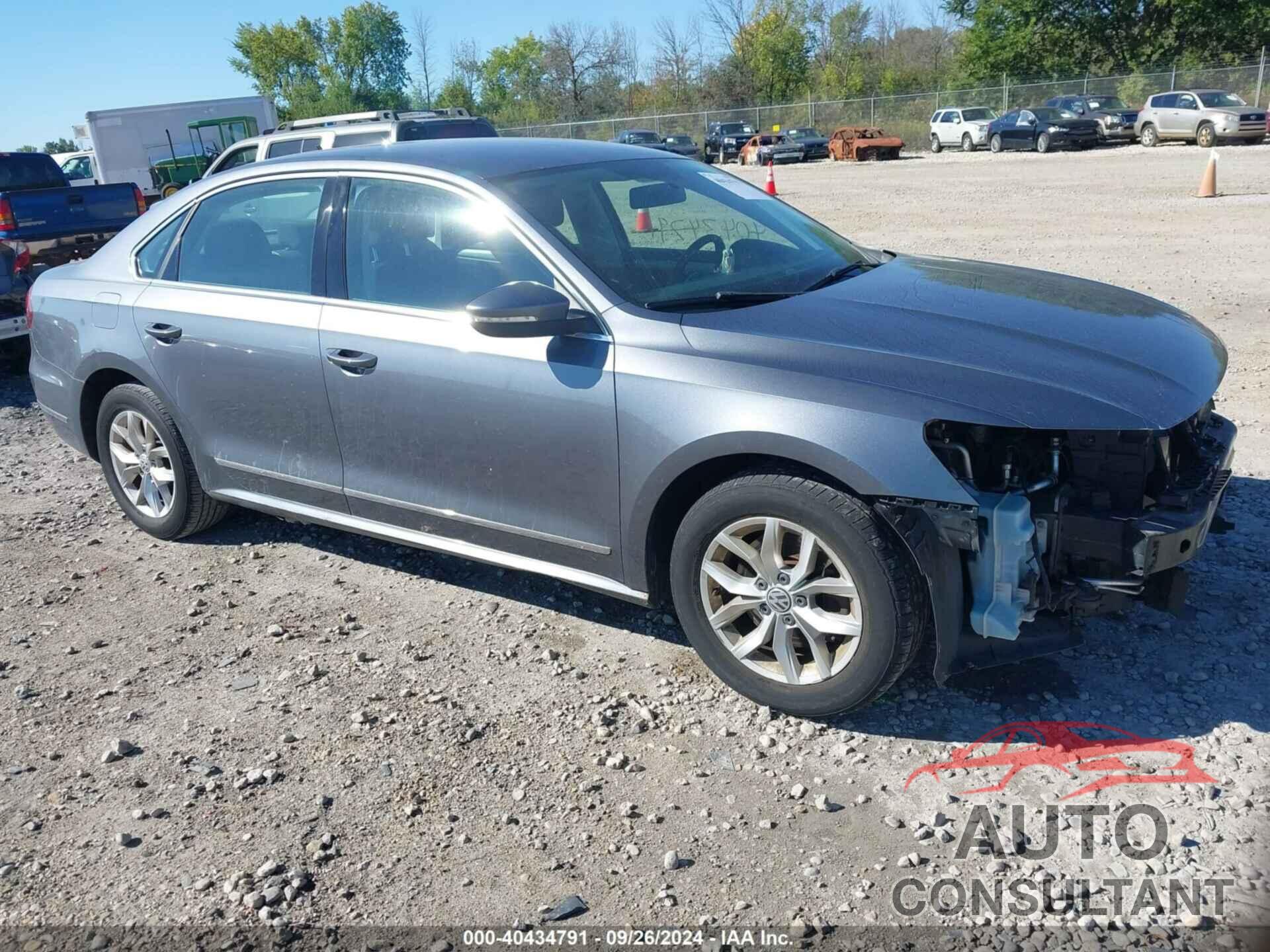 VOLKSWAGEN PASSAT 2017 - 1VWAT7A39HC013155