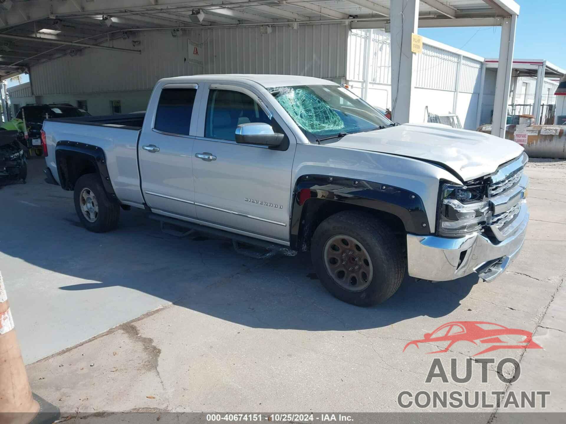 CHEVROLET SILVERADO 1500 2018 - 1GCRCSEC2JZ279610