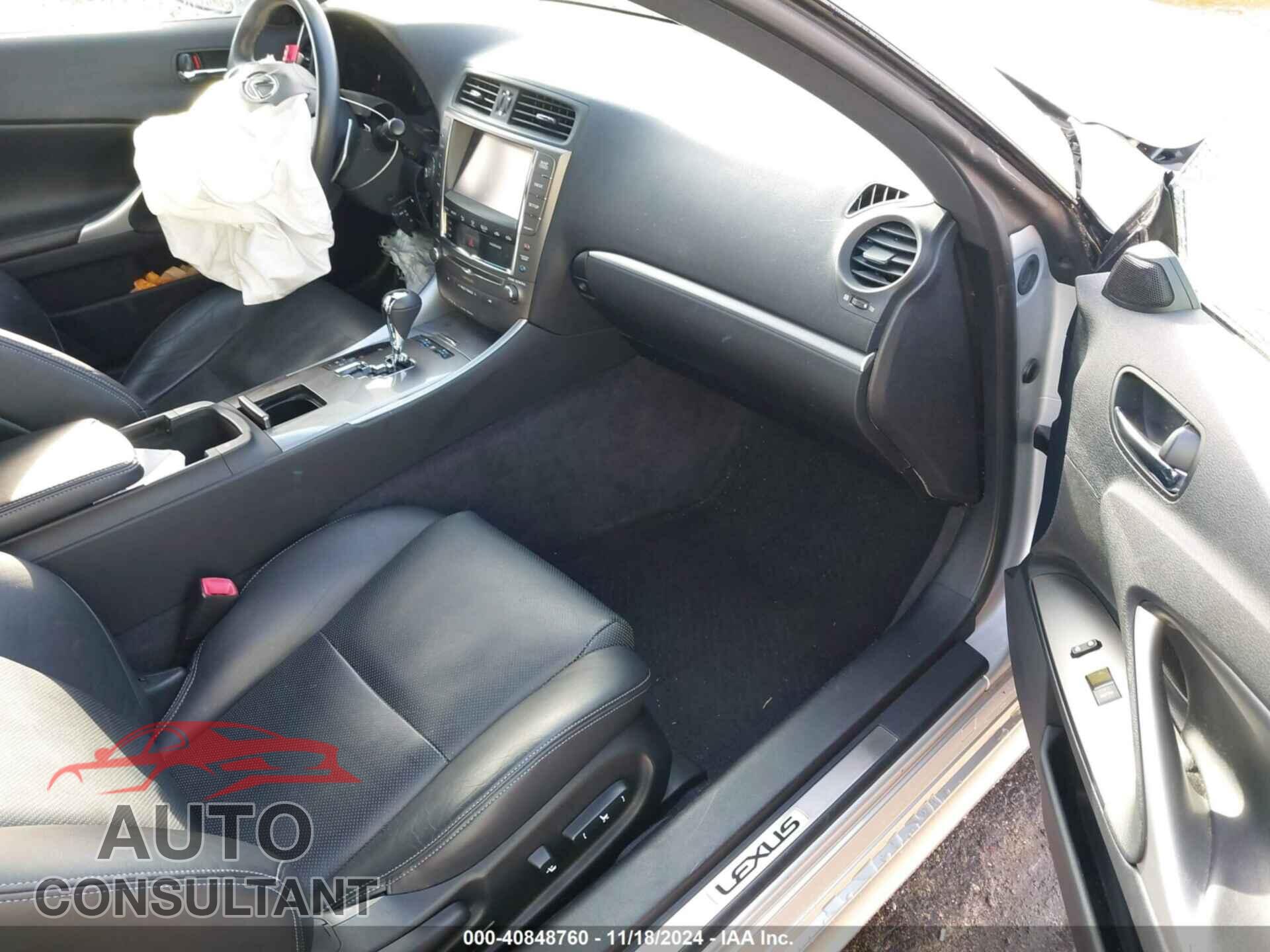 LEXUS IS 250C 2014 - JTHFF2C26E2529755