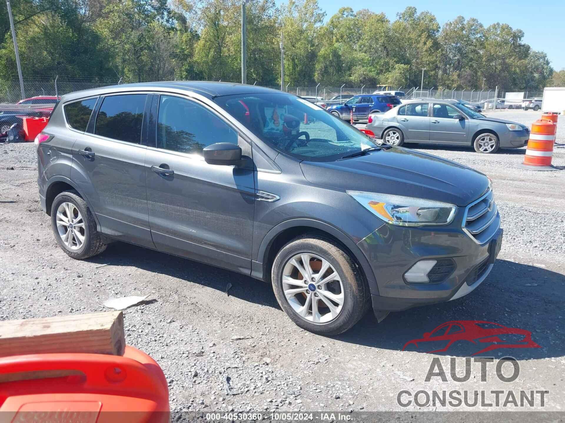 FORD ESCAPE 2017 - 1FMCU9G9XHUB30409