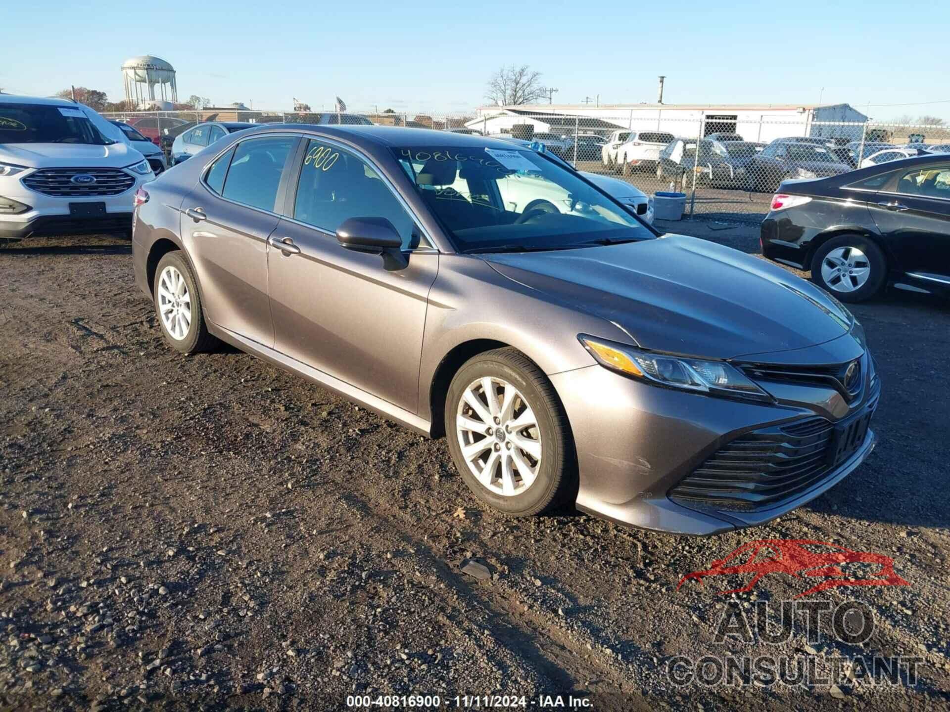 TOYOTA CAMRY 2018 - 4T1B11HK9JU119186