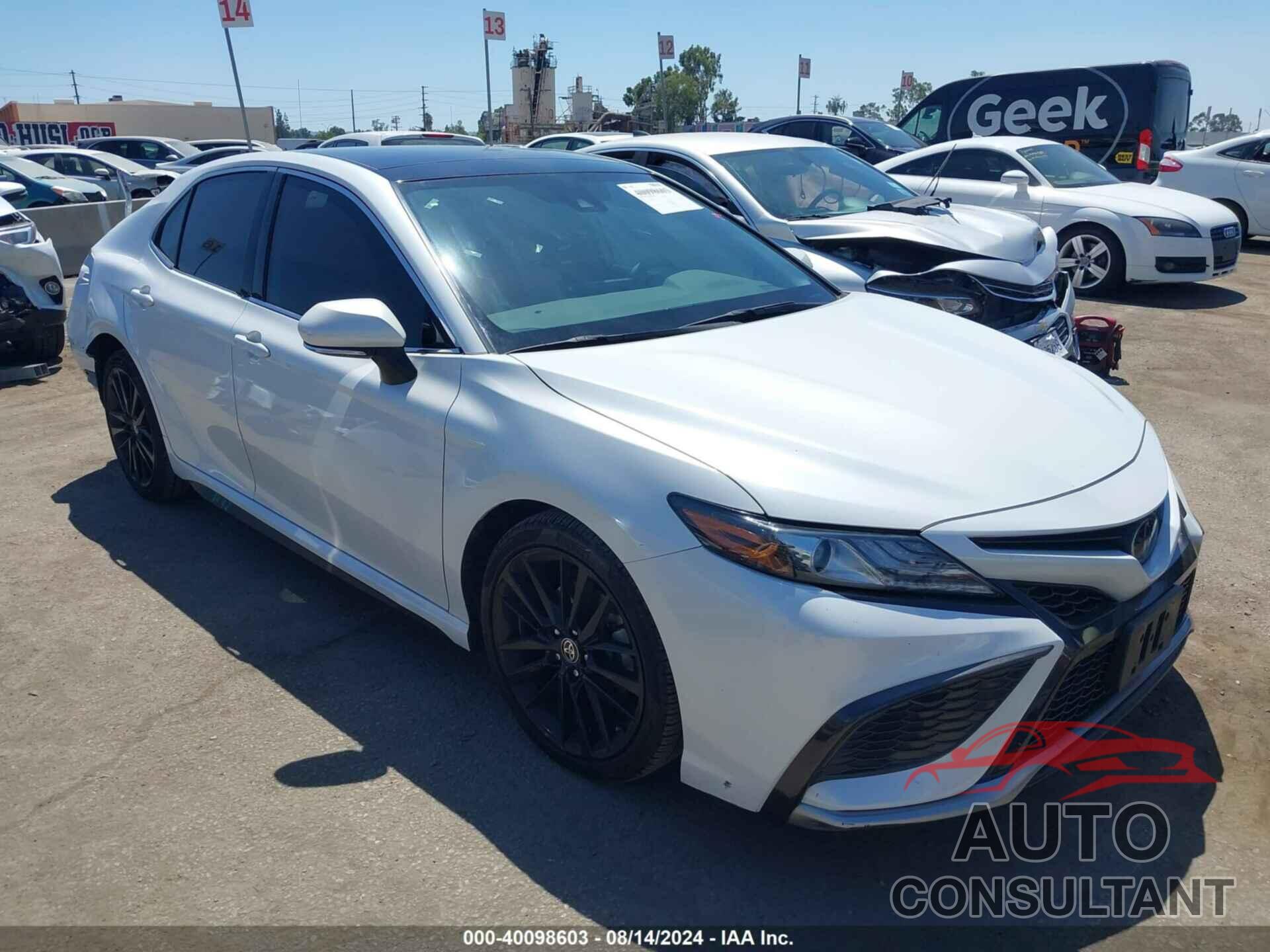 TOYOTA CAMRY 2022 - 4T1K61AKXNU021012