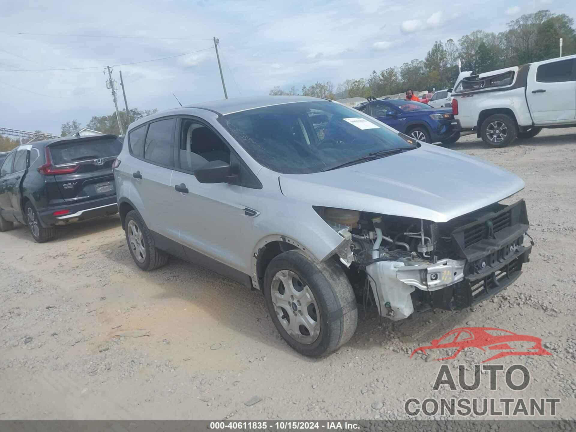 FORD ESCAPE 2017 - 1FMCU0F77HUD05713