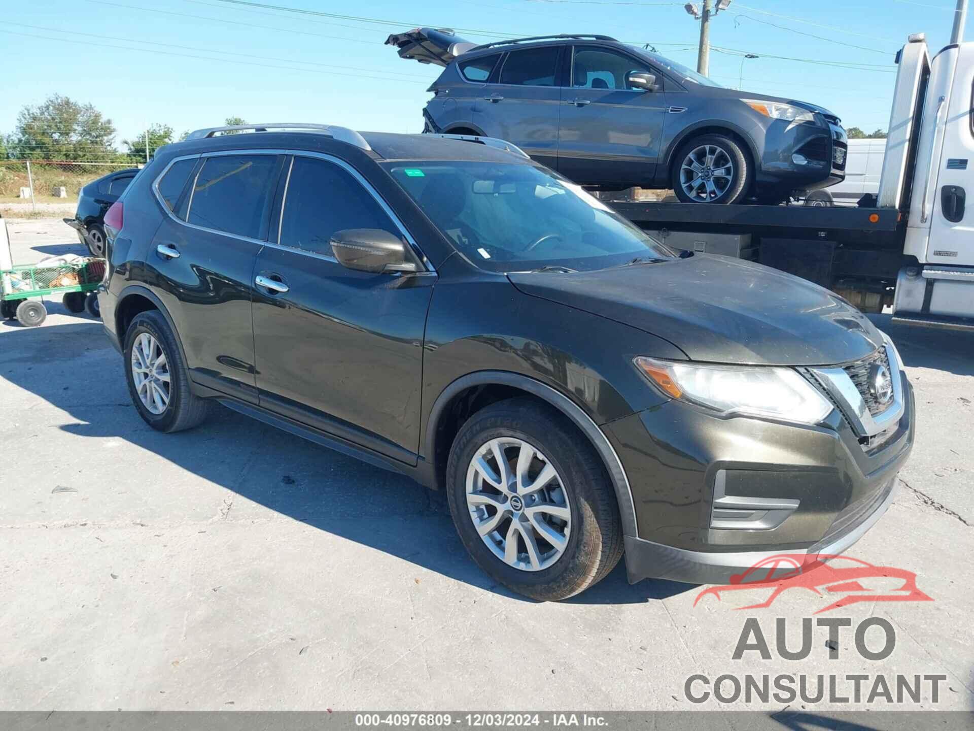 NISSAN ROGUE 2017 - KNMAT2MT3HP501060
