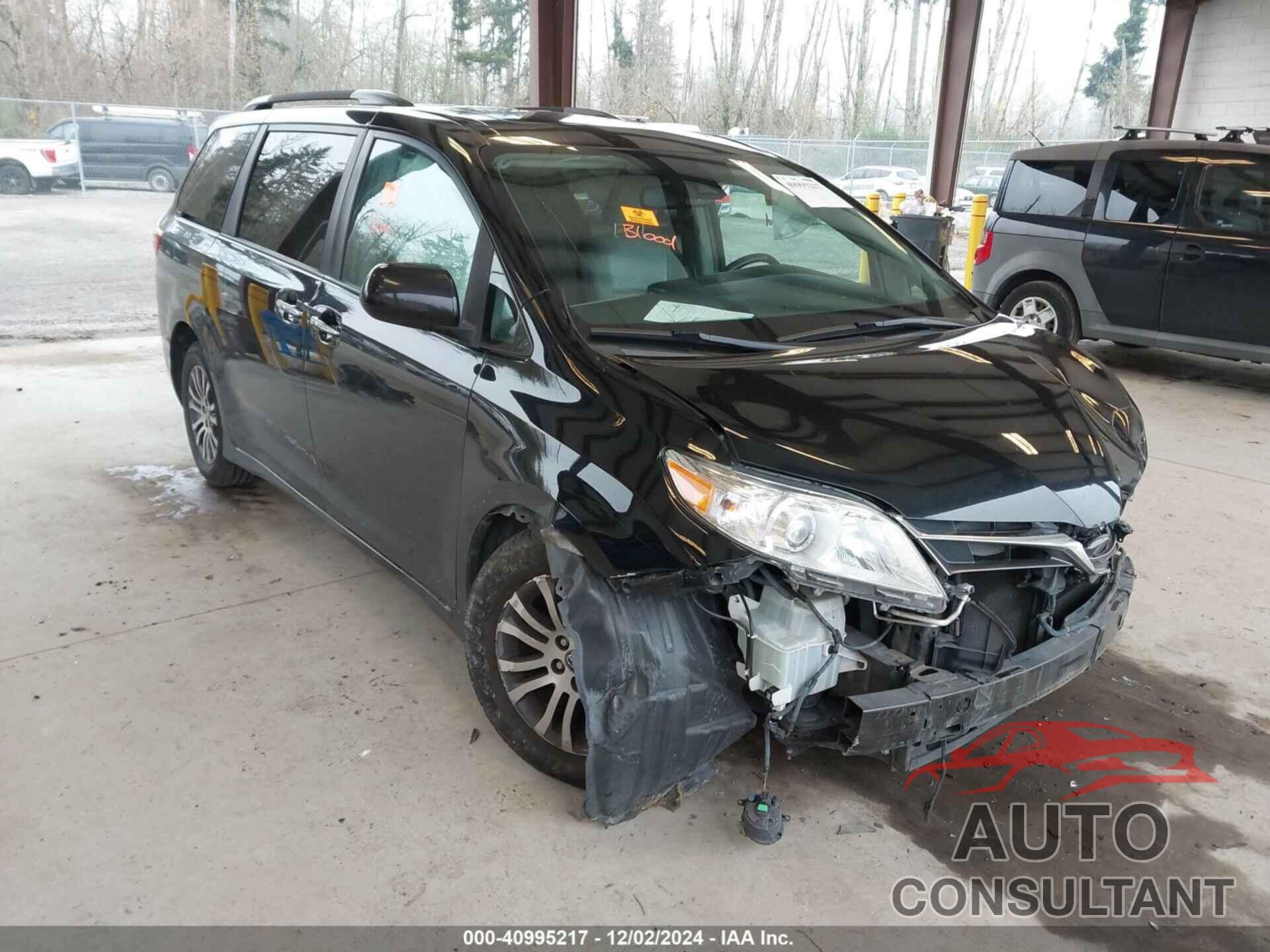 TOYOTA SIENNA 2018 - 5TDYZ3DC2JS933251