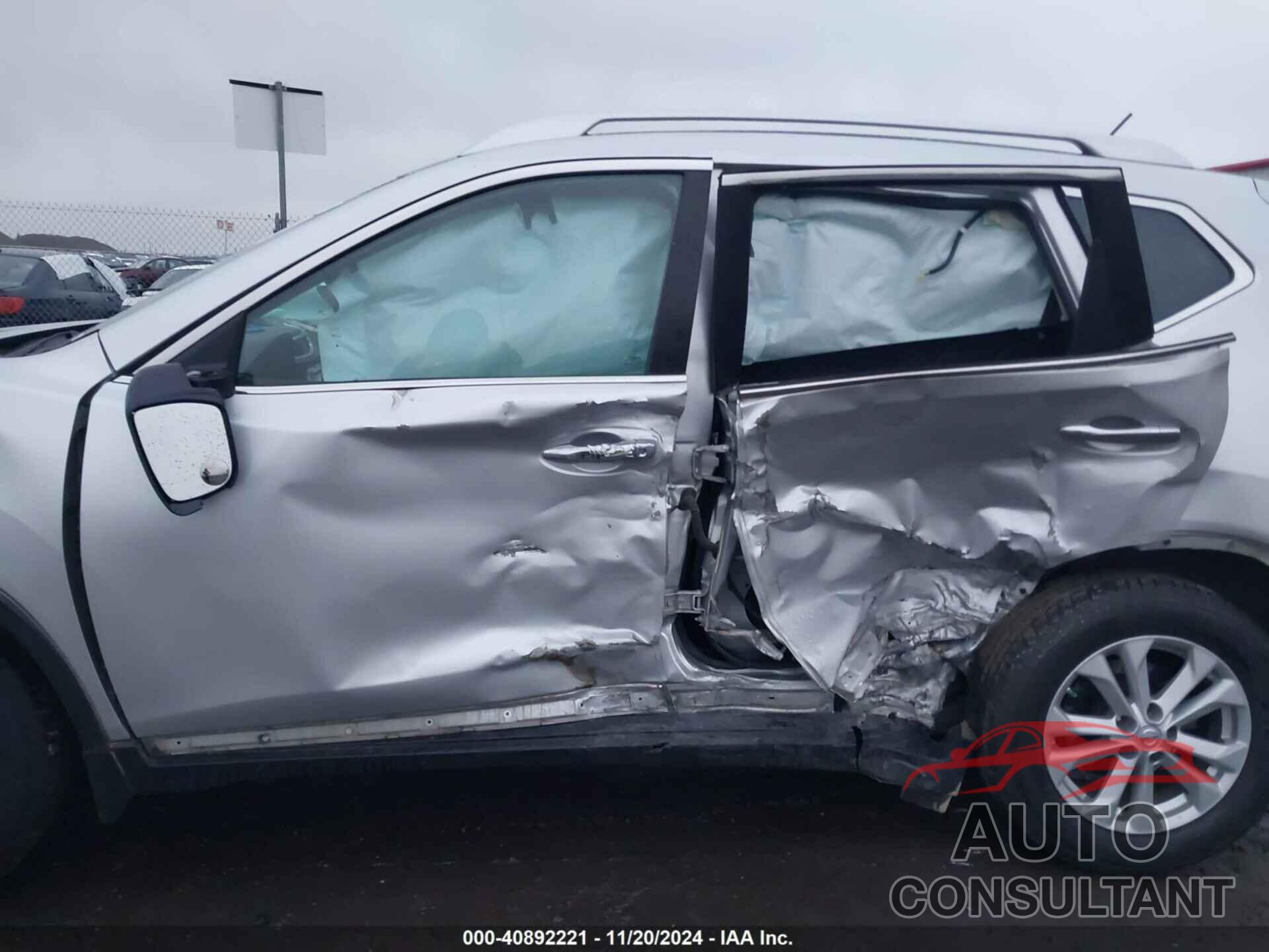 NISSAN ROGUE 2015 - KNMAT2MVXFP512409