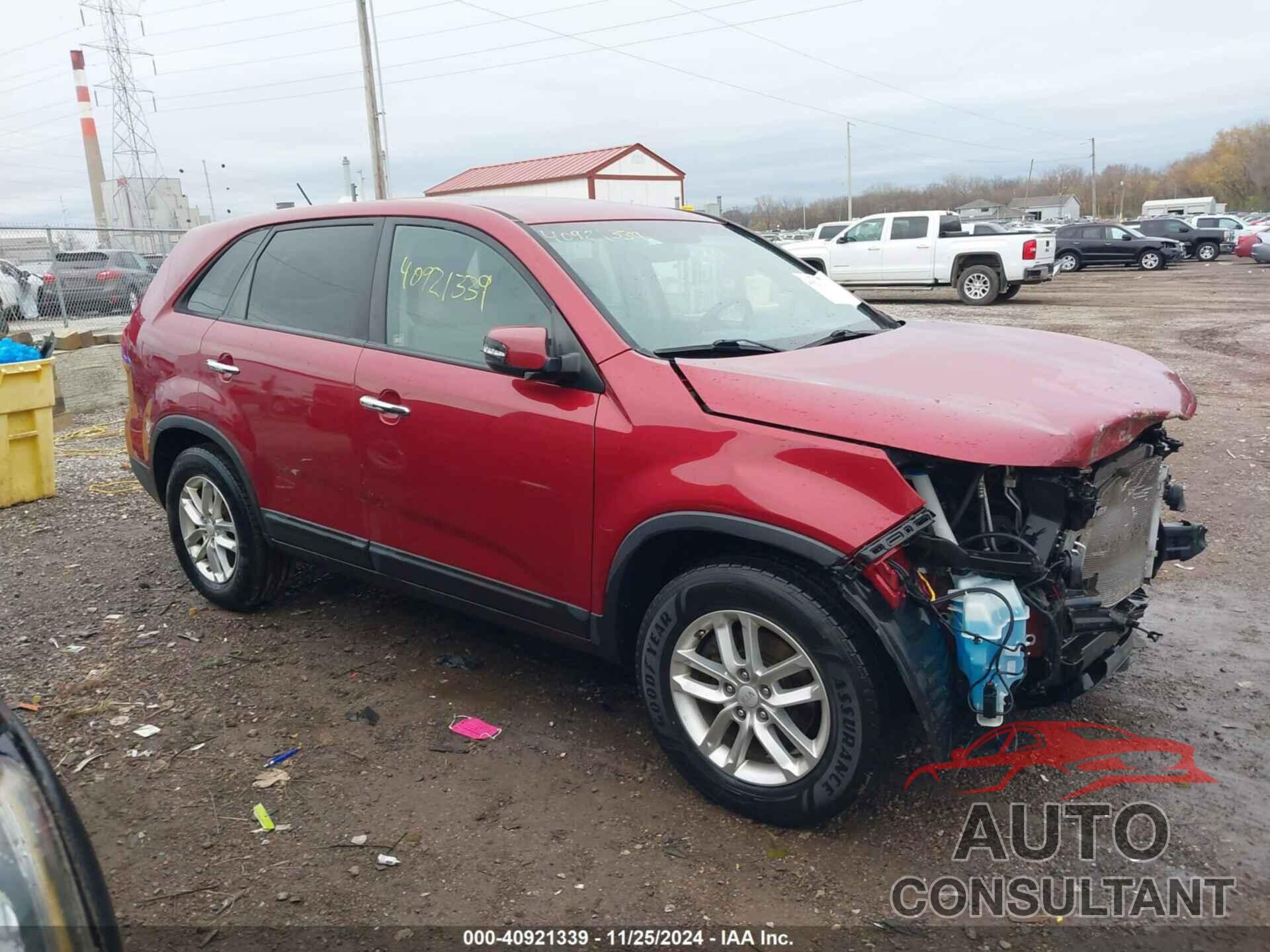KIA SORENTO 2015 - 5XYKT3A65FG618499
