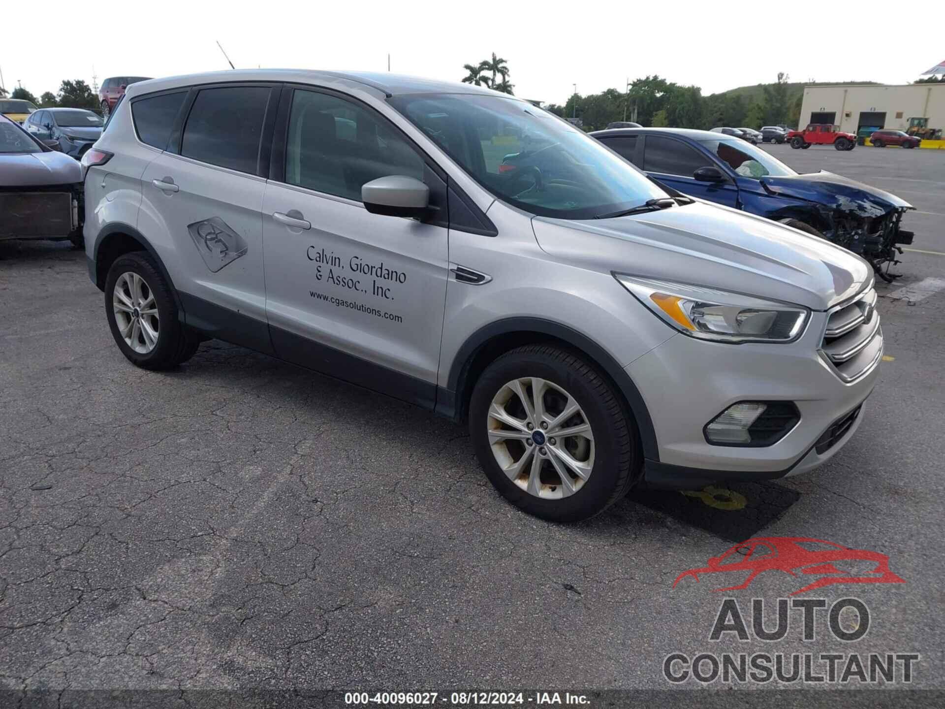 FORD ESCAPE 2017 - 1FMCU0GD3HUE30213