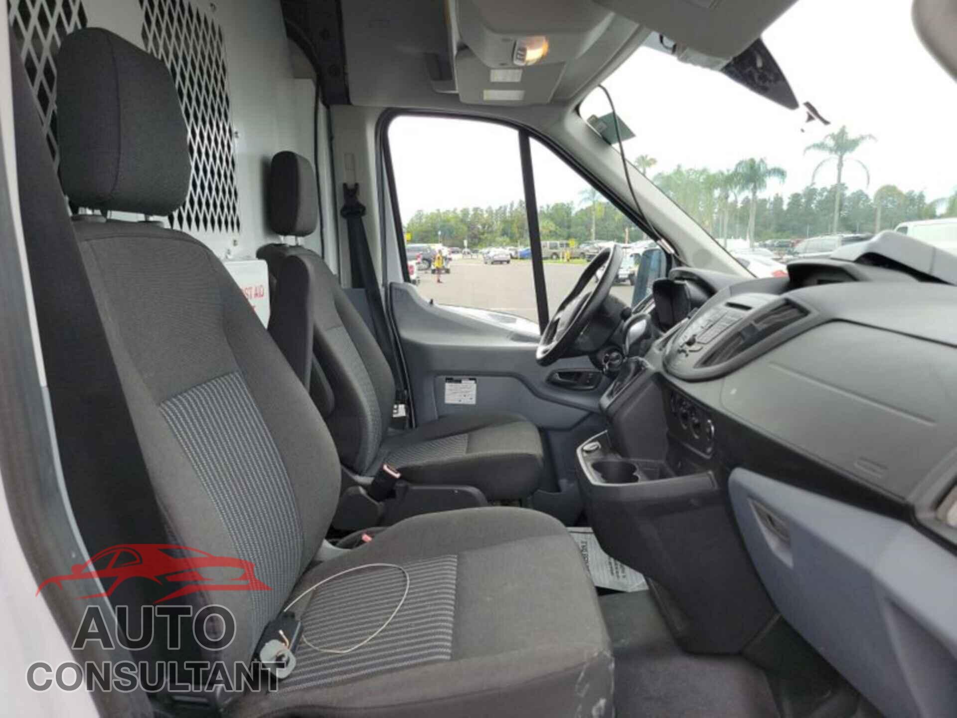 FORD TRANSIT 2018 - 1FTBW3UG4JKB05551