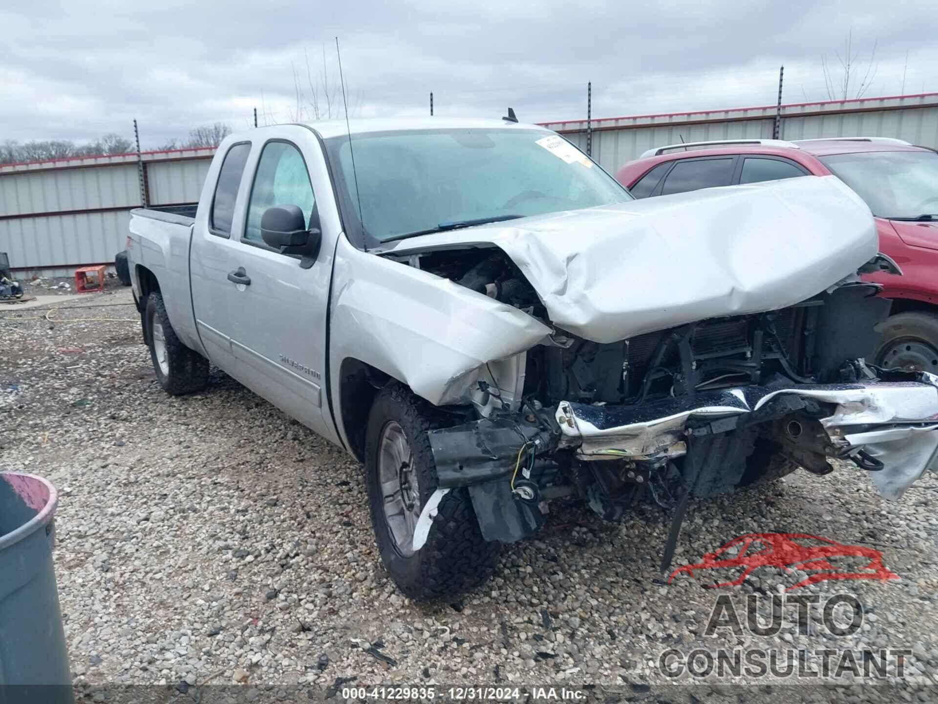 CHEVROLET SILVERADO 1500 2013 - 1GCRKSE76DZ240013