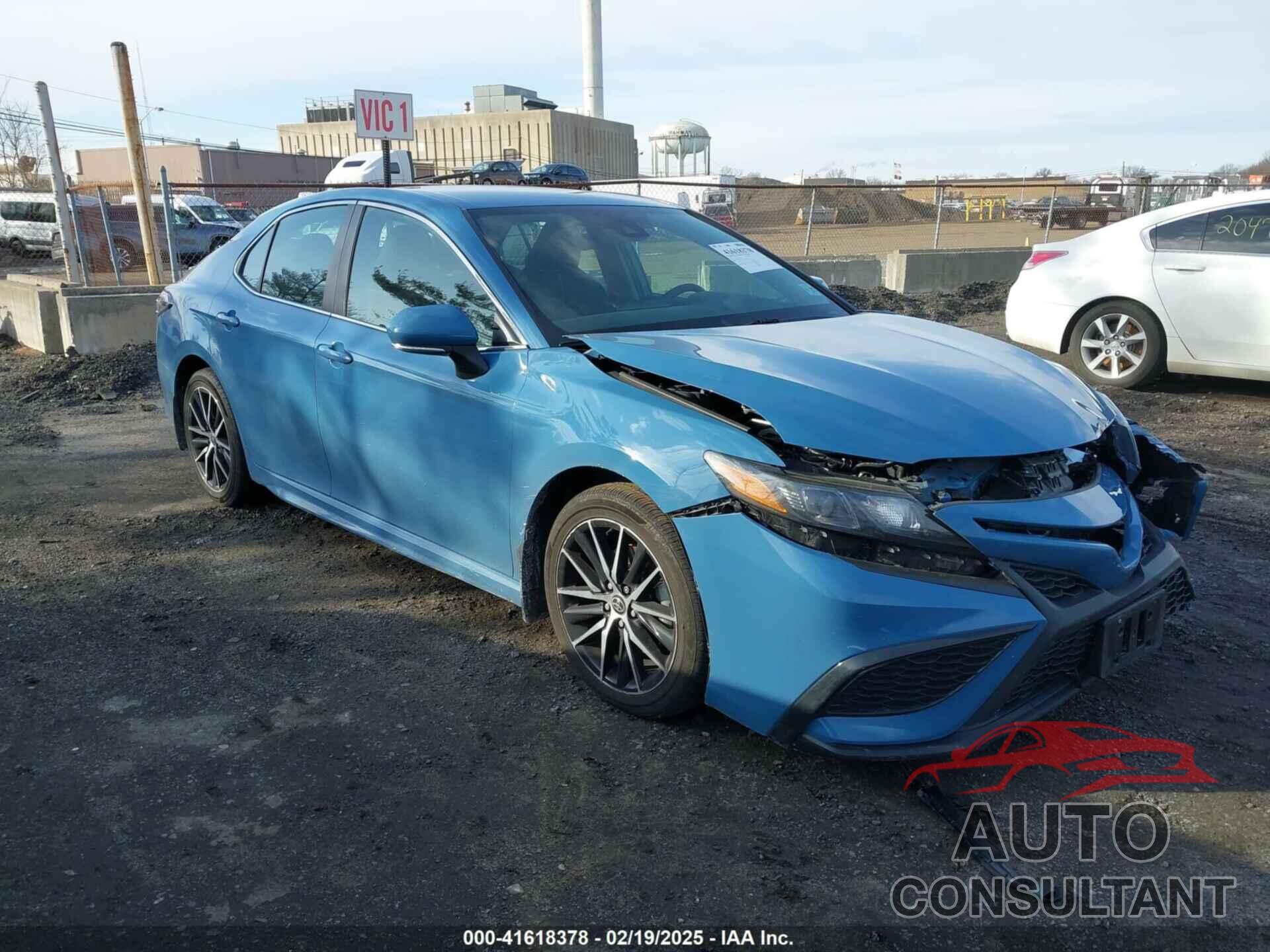 TOYOTA CAMRY 2023 - 4T1G11BK1PU075787