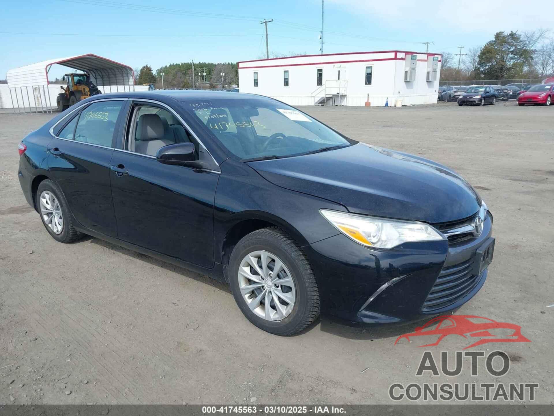 TOYOTA CAMRY 2016 - 4T4BF1FK2GR522770