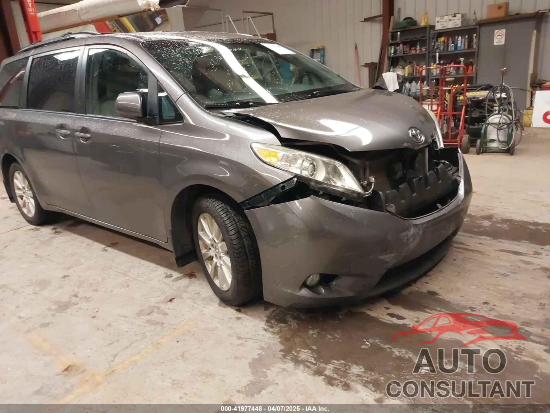 TOYOTA SIENNA 2015 - 5TDDK3DC4FS123467