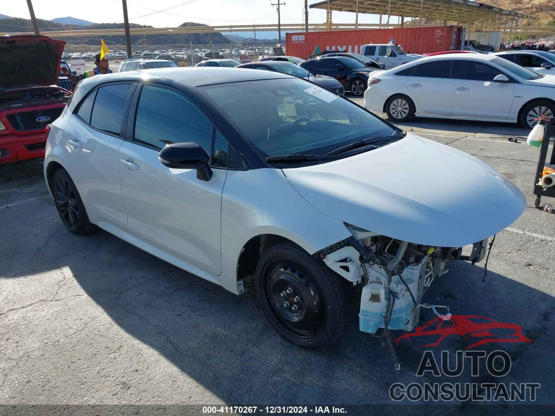 TOYOTA COROLLA 2024 - JTNC4MBE3R3214408