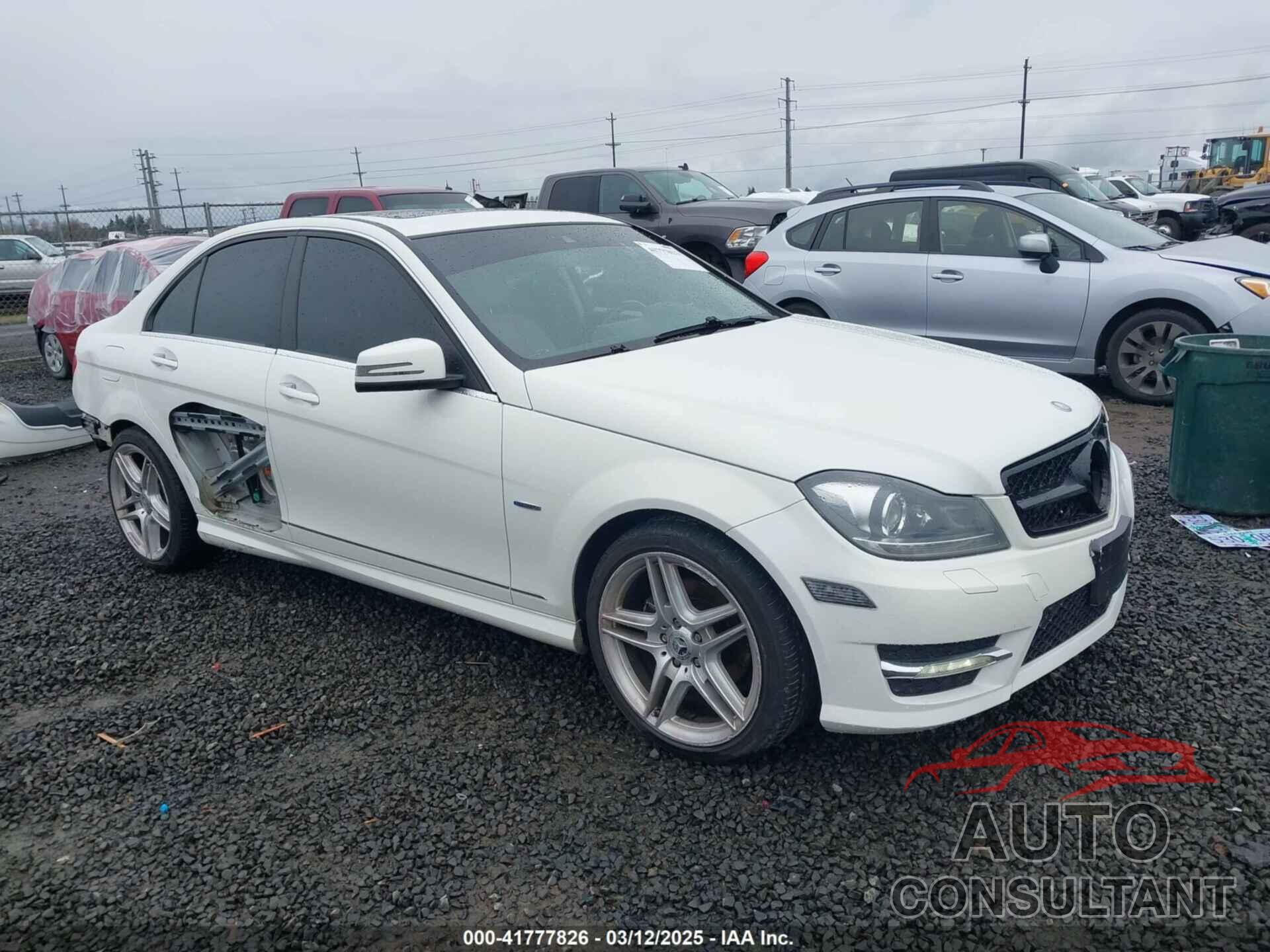 MERCEDES-BENZ C 250 2012 - WDDGF4HBXCA616612