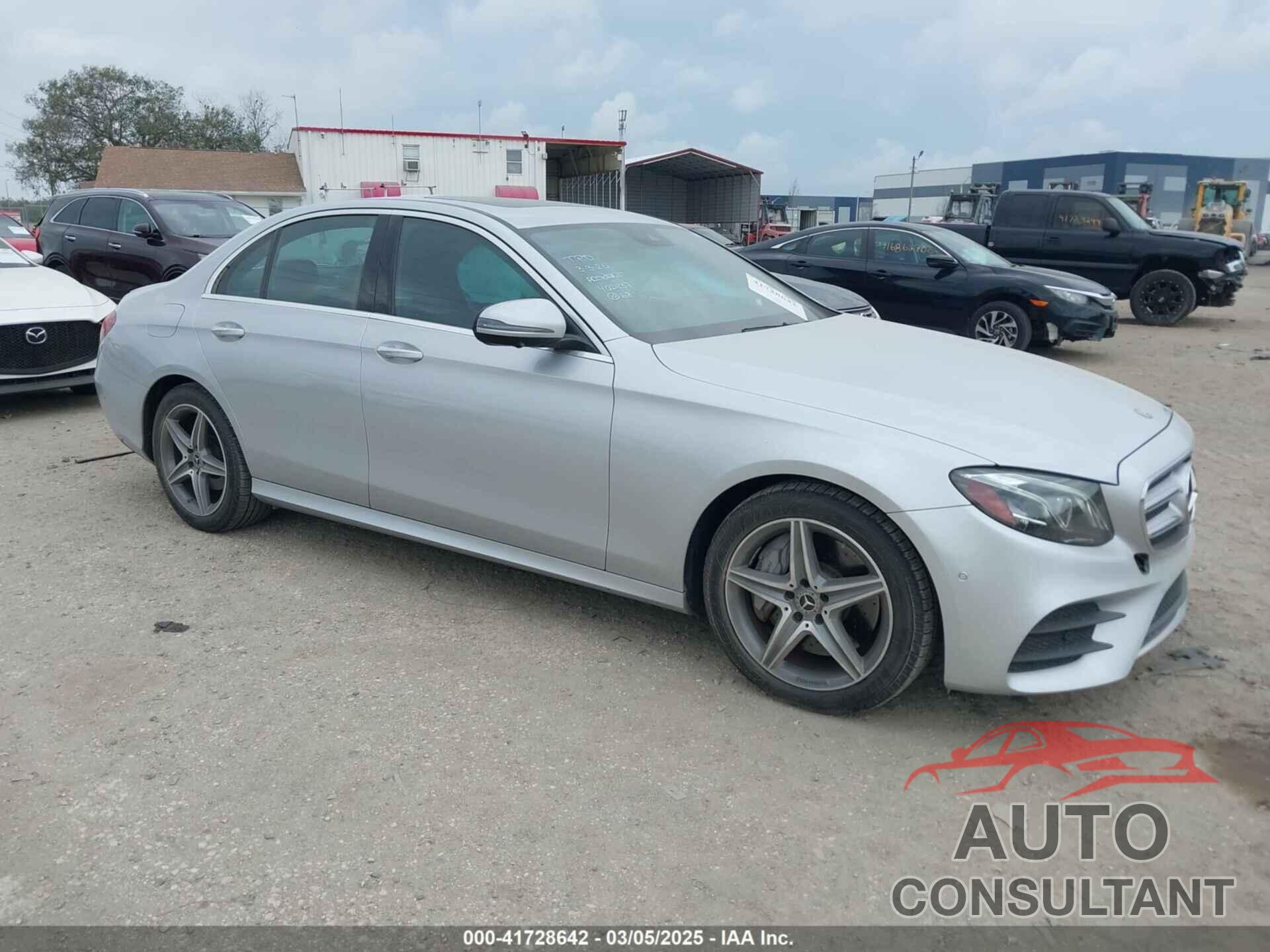 MERCEDES-BENZ E 300 2019 - WDDZF4JB6KA515701