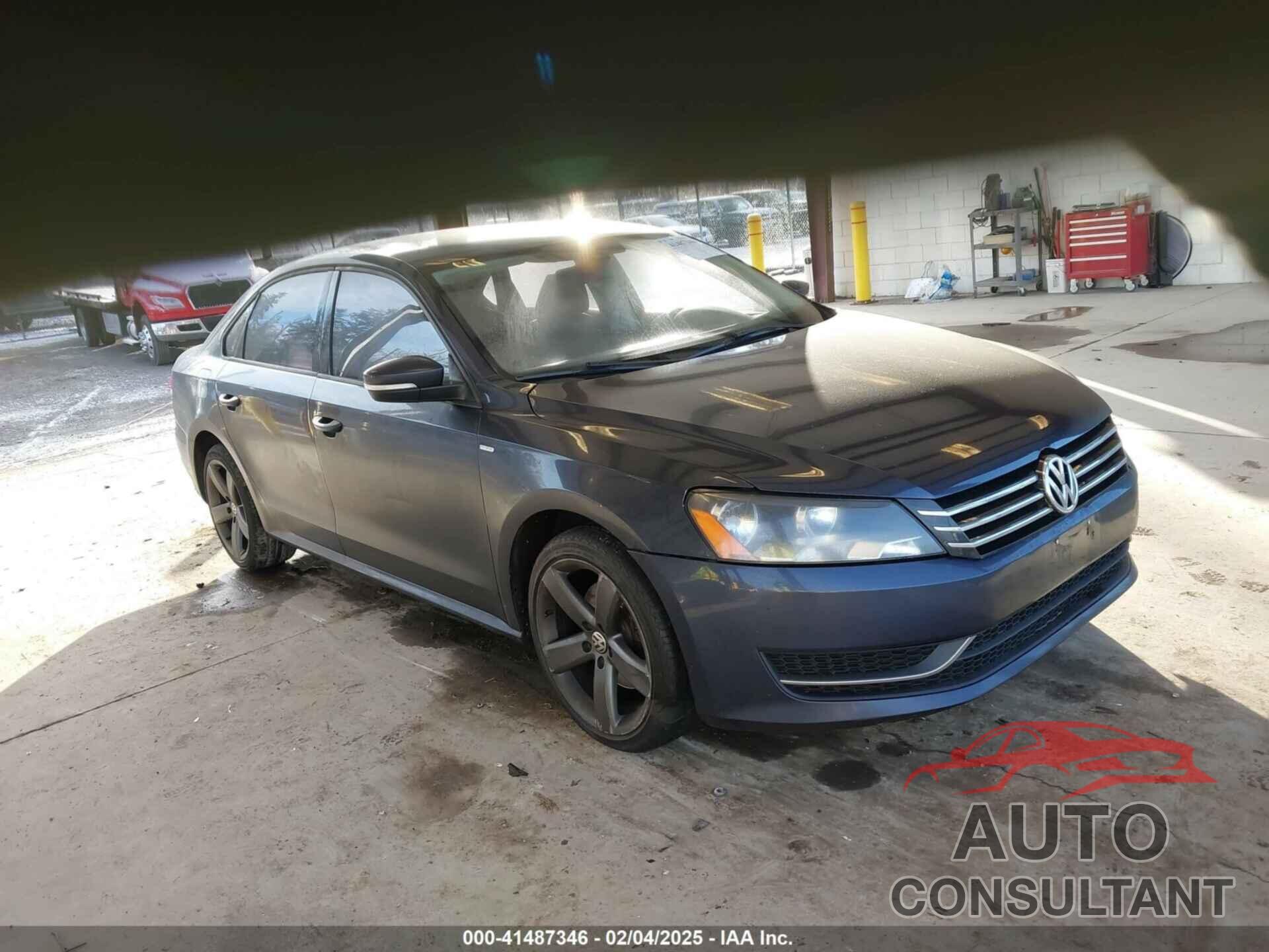 VOLKSWAGEN PASSAT 2015 - 1VWAT7A31FC050357