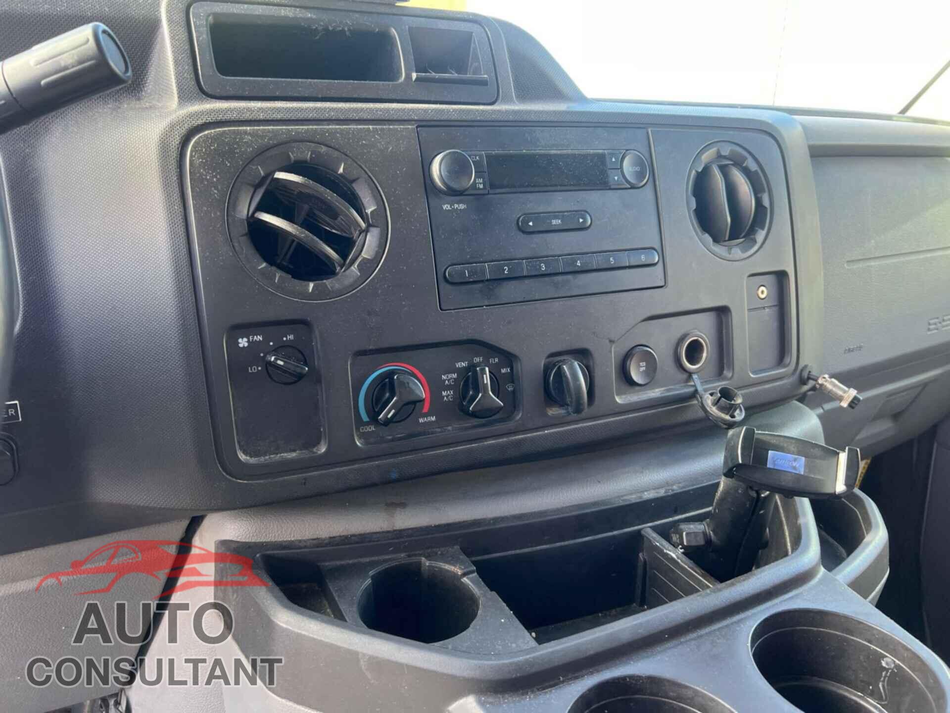 FORD E-450 CUTAWAY 2019 - 1FDXE4FS3KDC07702