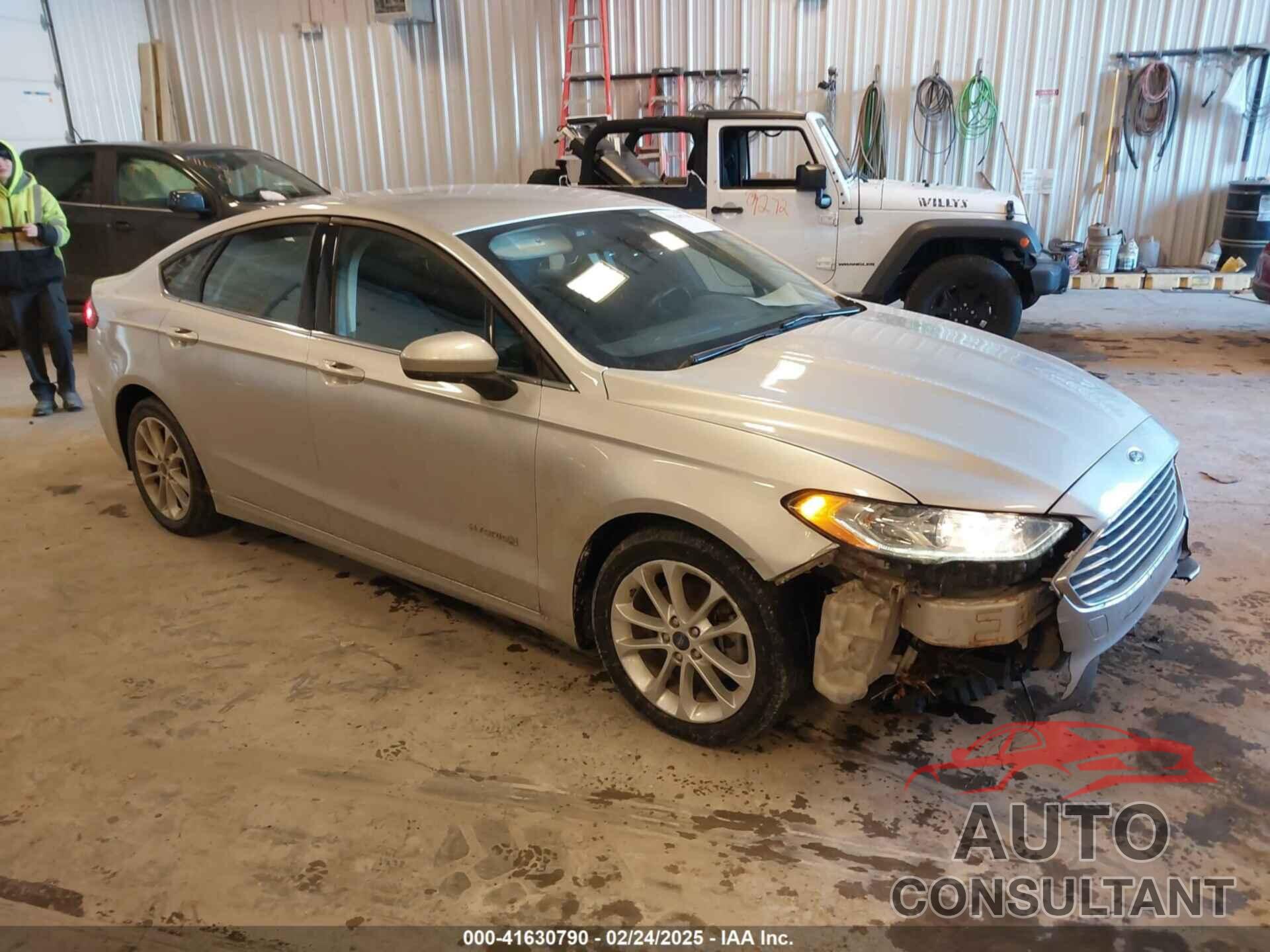 FORD FUSION HYBRID 2019 - 3FA6P0LU2KR168414