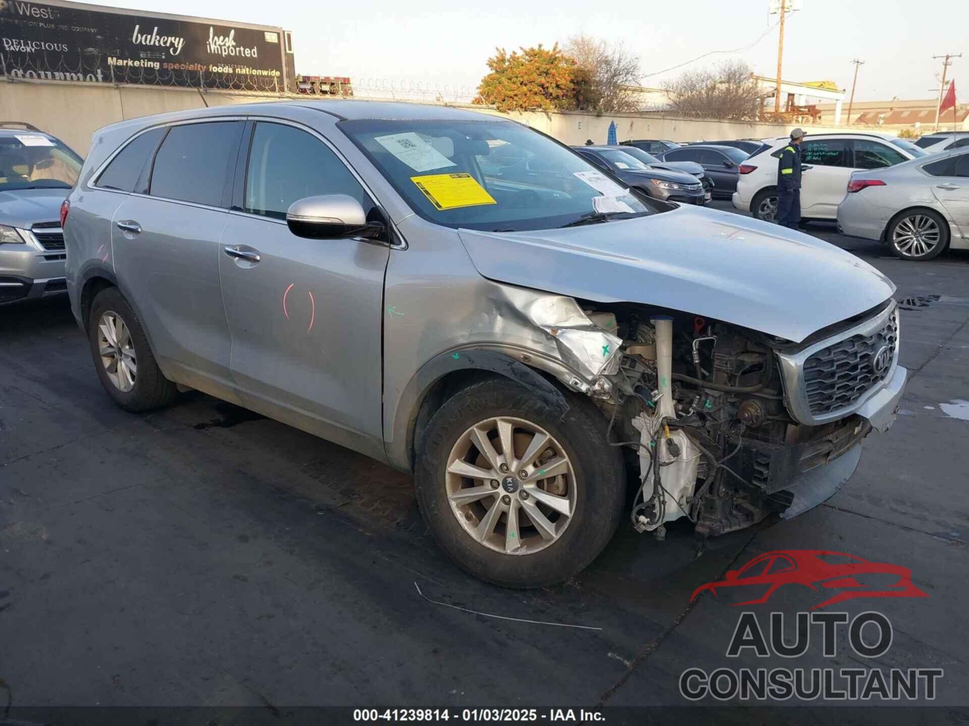 KIA SORENTO 2019 - 5XYPG4A32KG518456