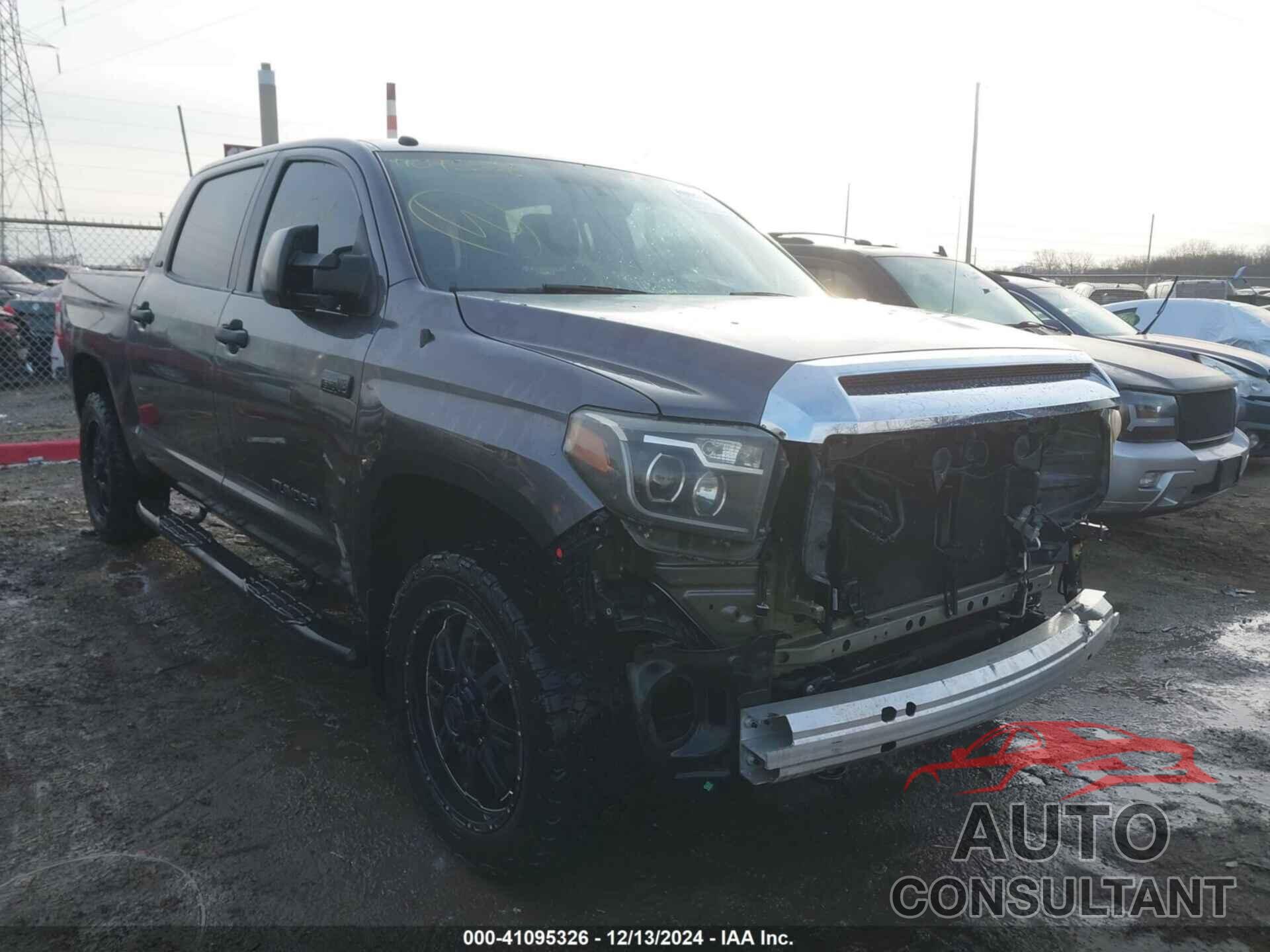 TOYOTA TUNDRA 2017 - 5TFDW5F14HX593491