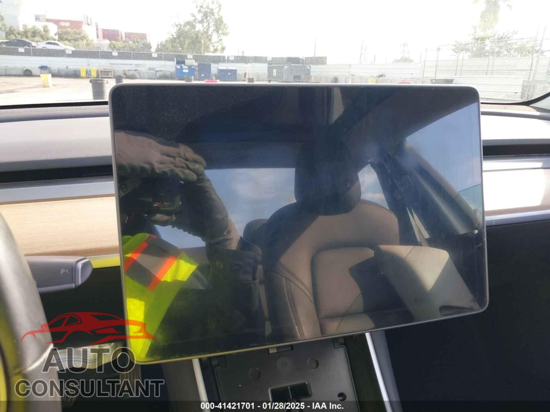 TESLA MODEL 3 2018 - 5YJ3E1EA8JF041002