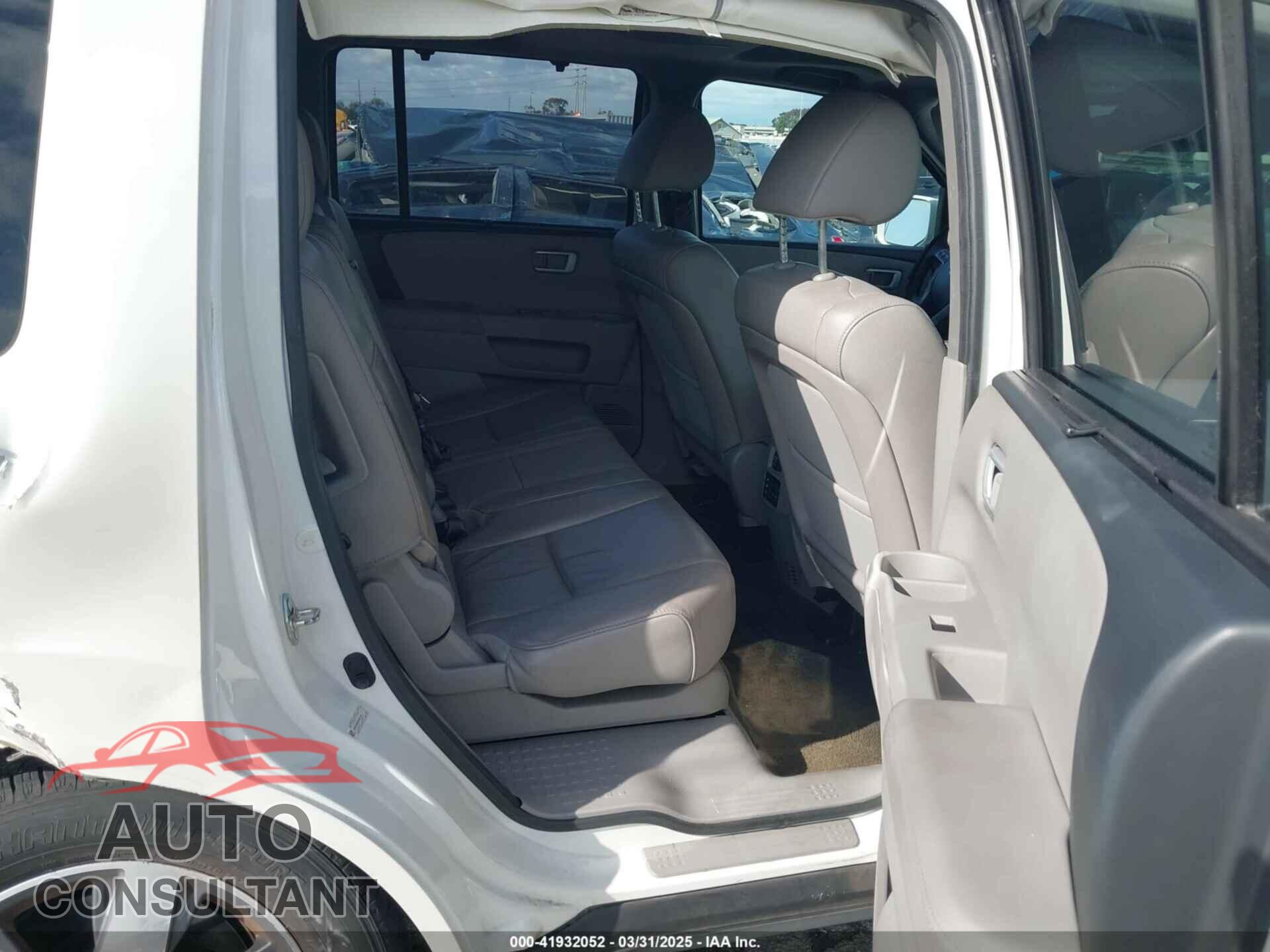 HONDA PILOT 2015 - 5FNYF3H93FB007766