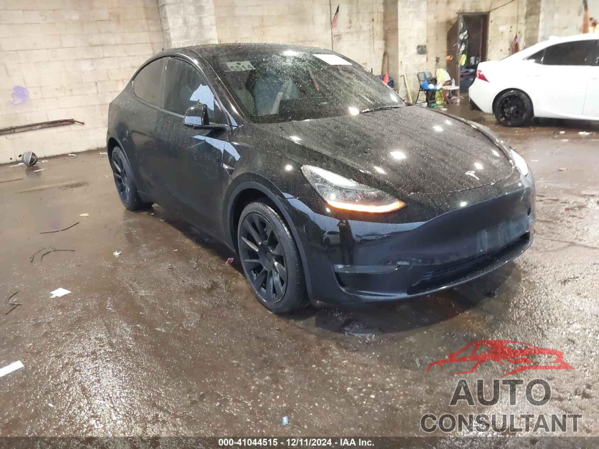 TESLA MODEL Y 2022 - 7SAYGDEE8NF534630