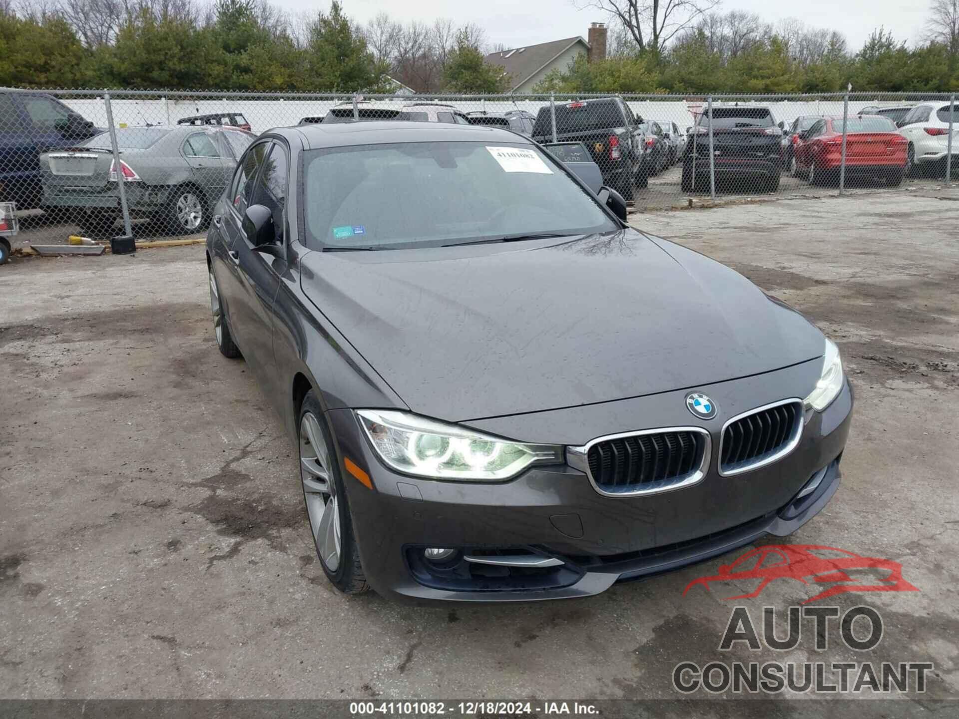 BMW 328I 2013 - WBA3B3C5XDF540648