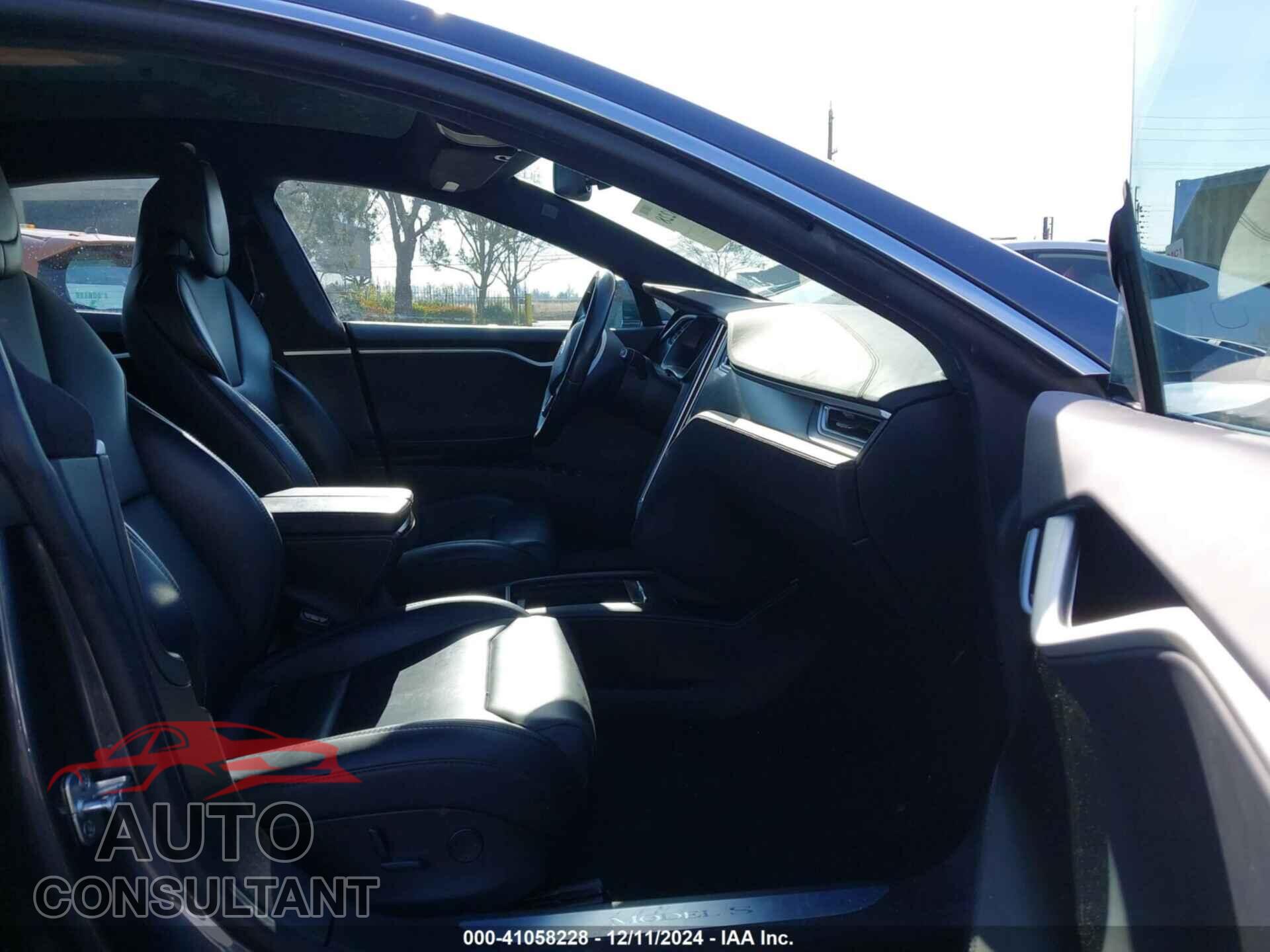 TESLA MODEL S 2017 - 5YJSA1E17HF221525