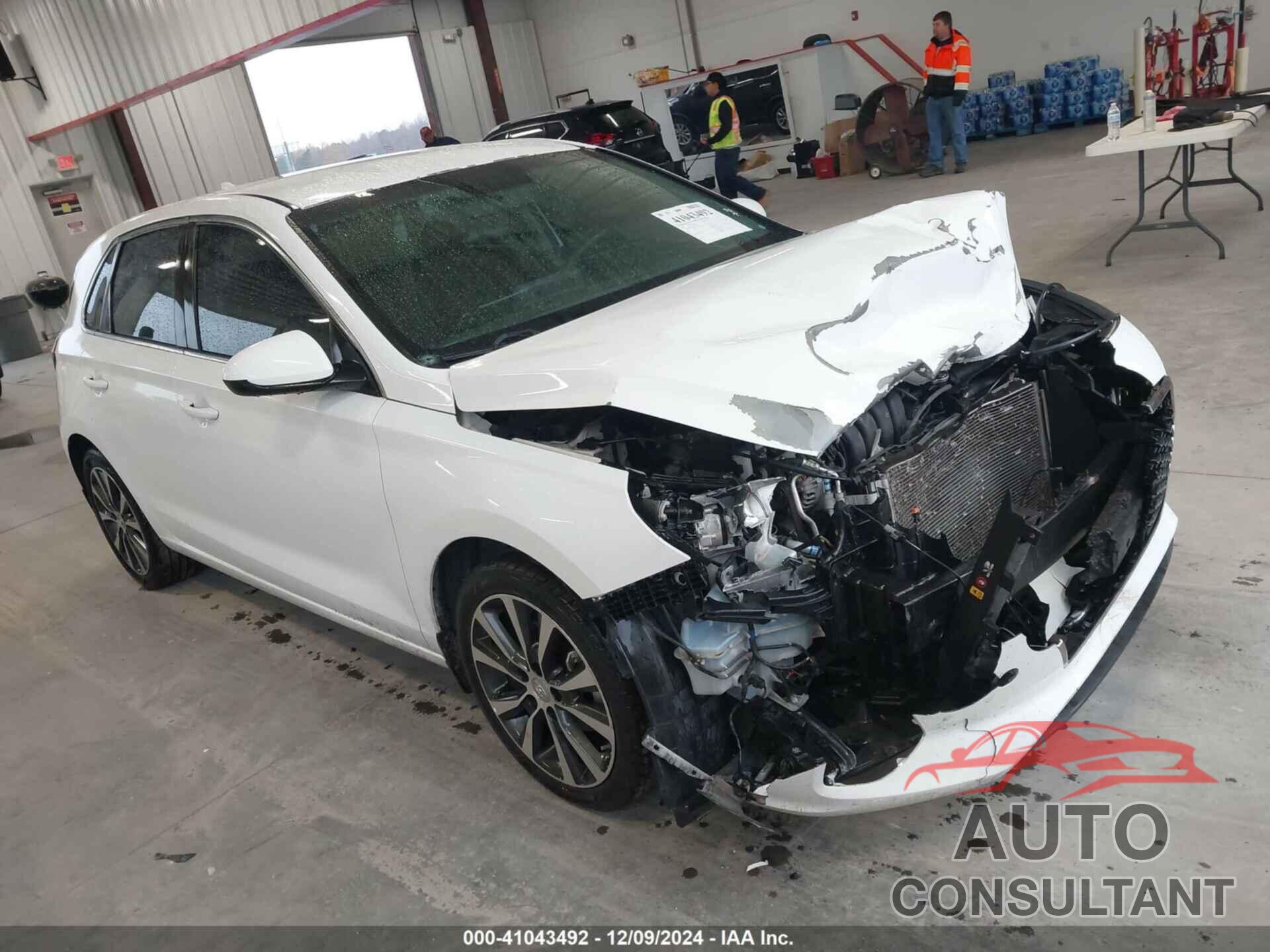HYUNDAI ELANTRA GT 2018 - KMHH35LE4JU009708