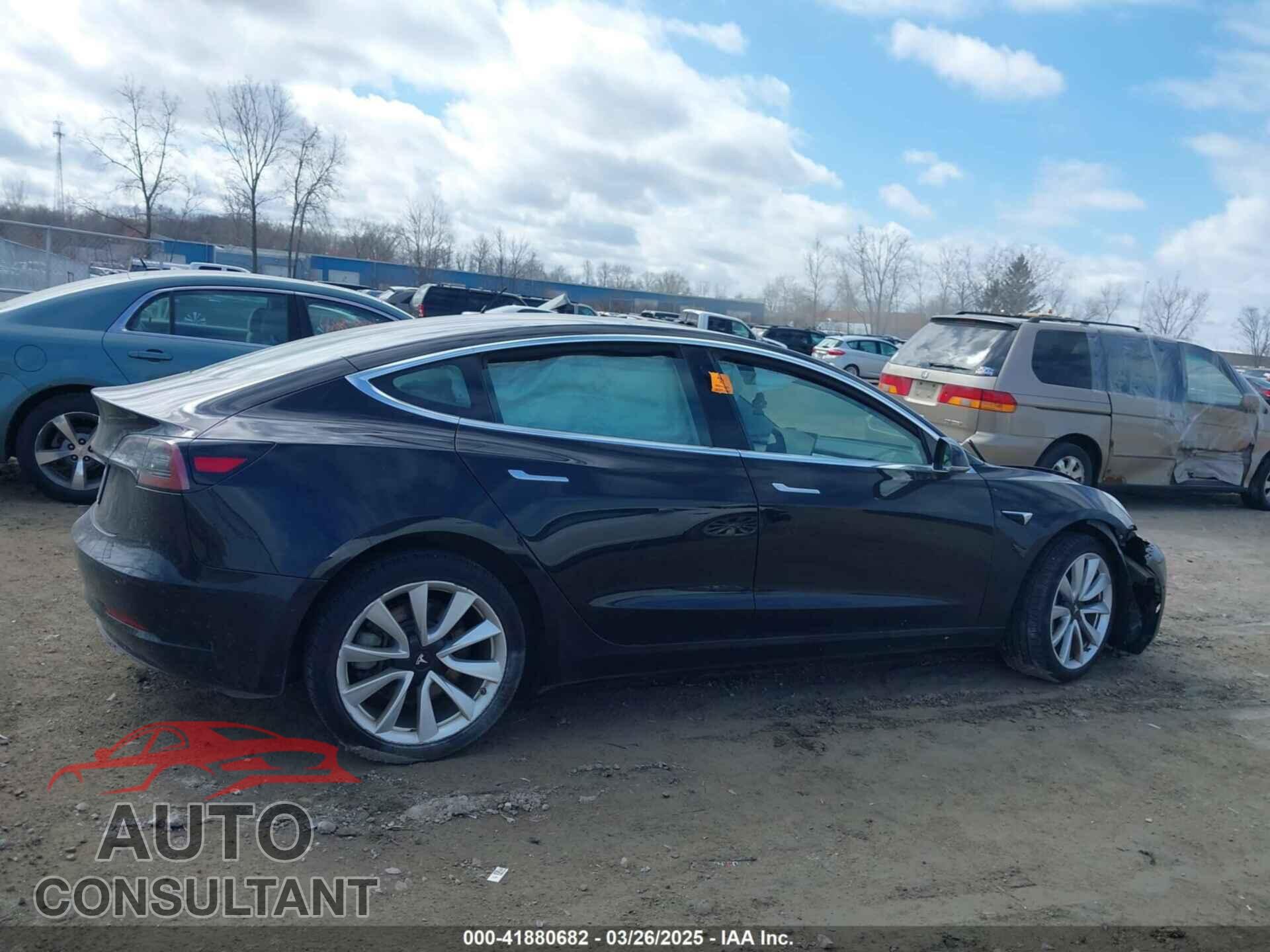 TESLA MODEL 3 2019 - 5YJ3E1EA5KF310896