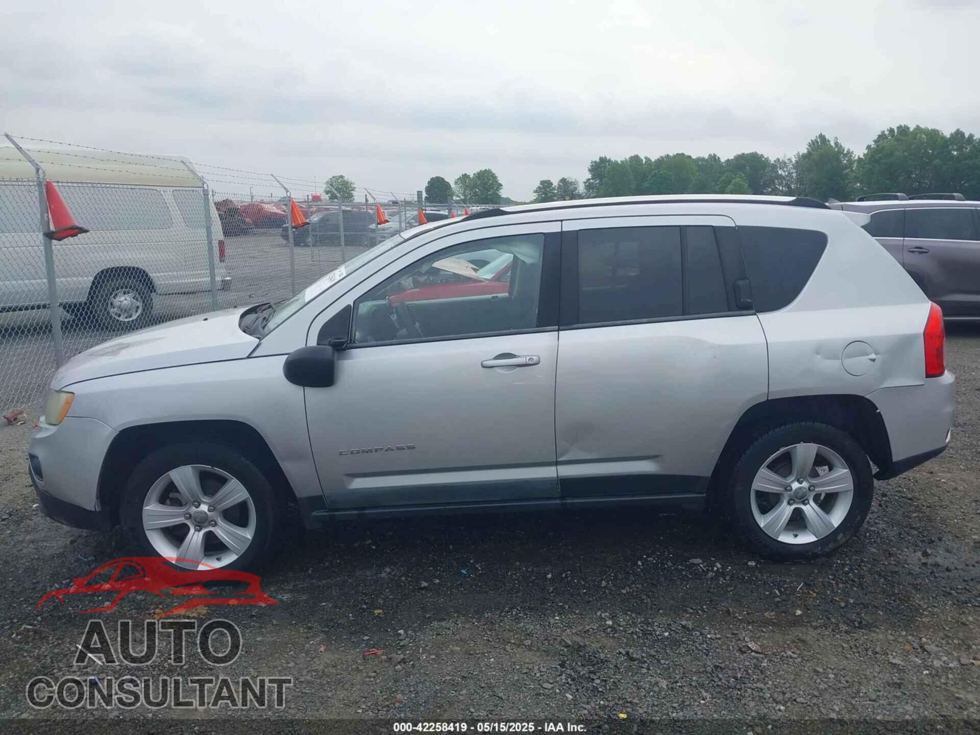 JEEP COMPASS 2011 - 1J4NT1FA5BD155569