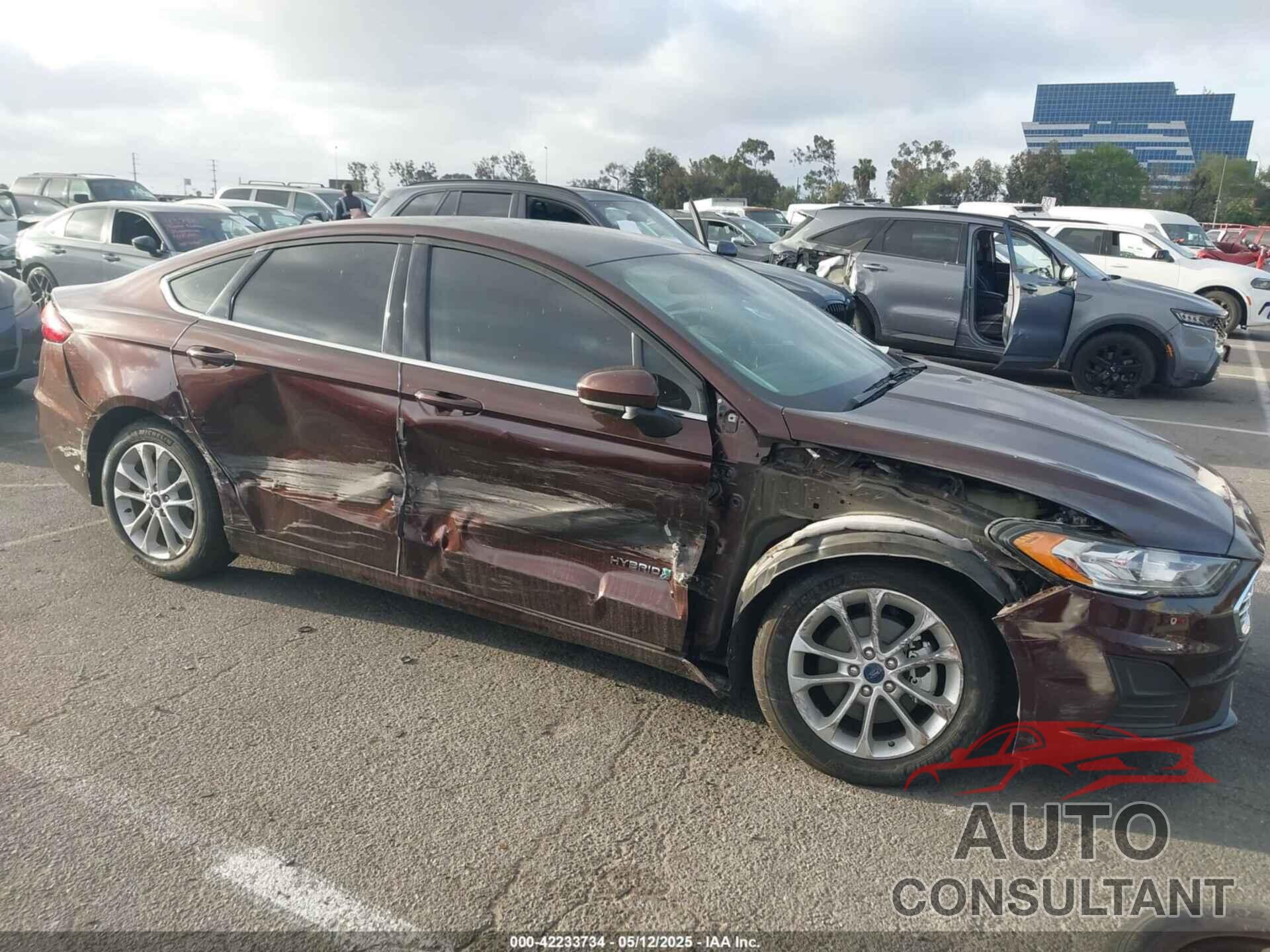 FORD FUSION HYBRID 2019 - 3FA6P0LU5KR175048