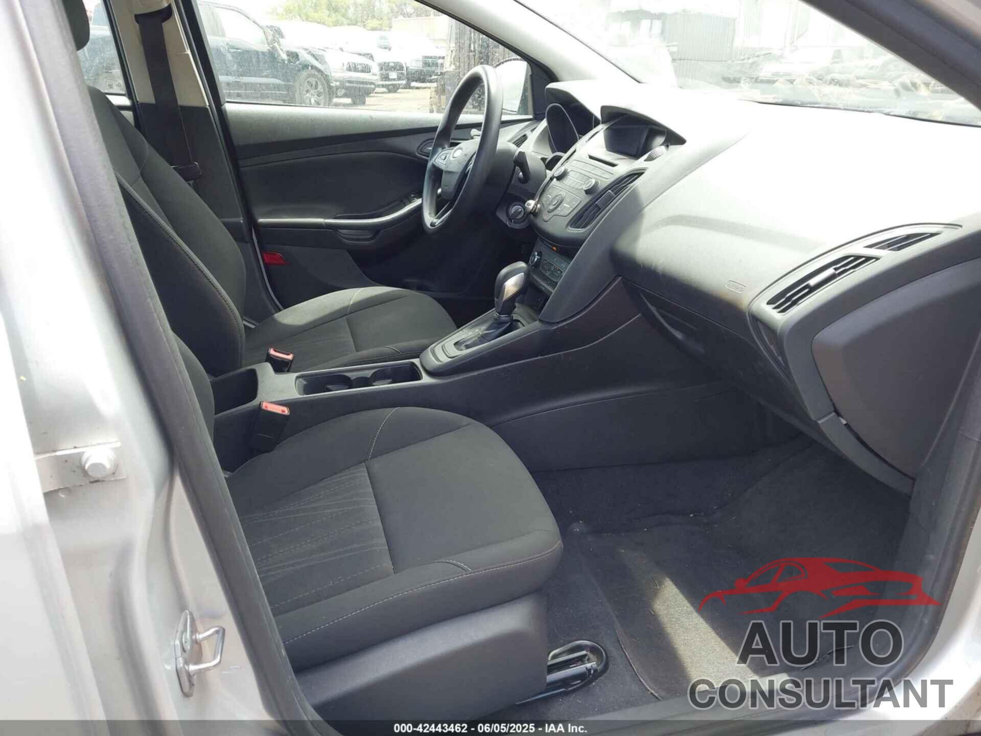 FORD FOCUS 2016 - 1FADP3E26GL366200