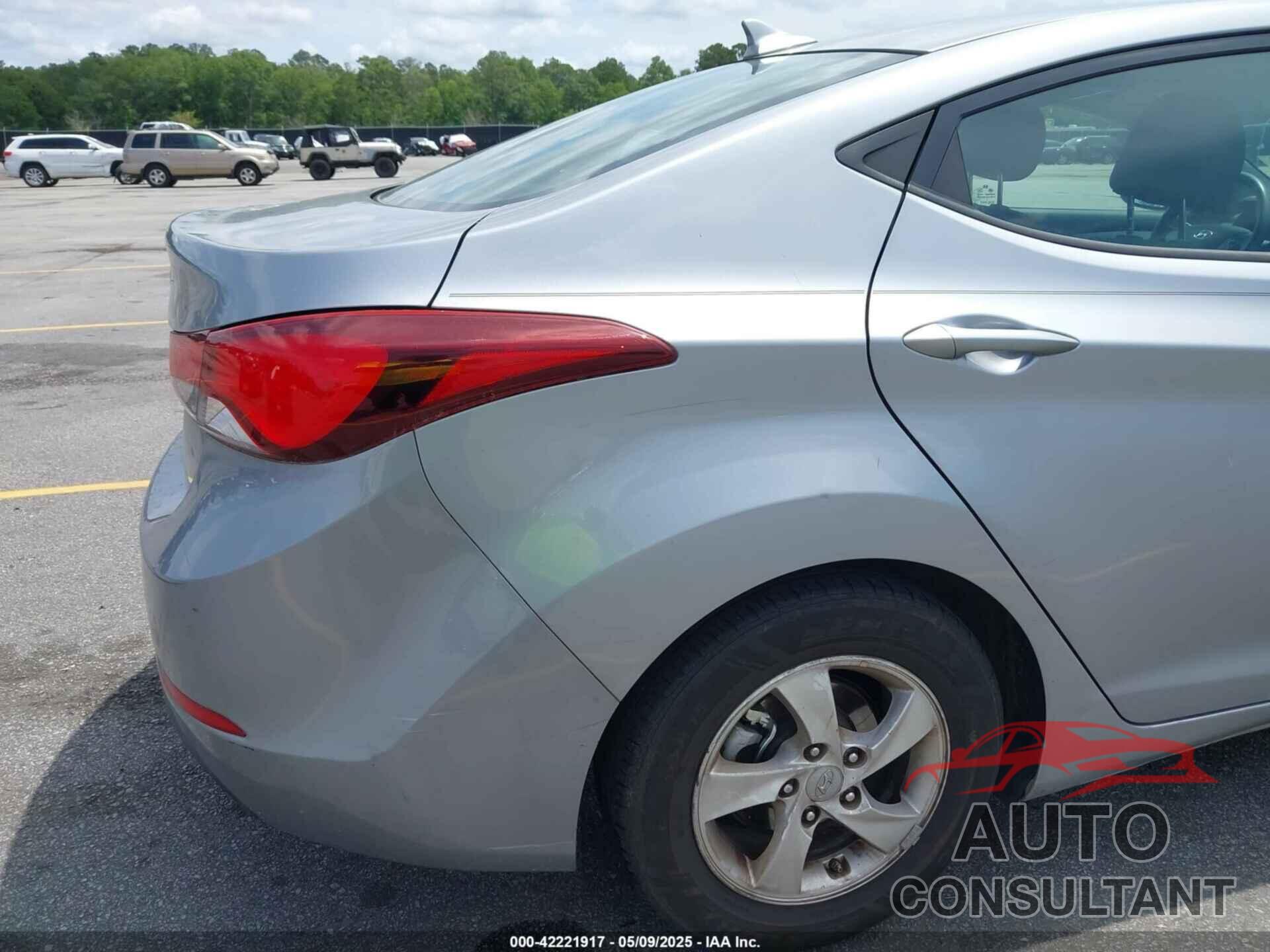 HYUNDAI ELANTRA 2015 - 5NPDH4AE6FH571077
