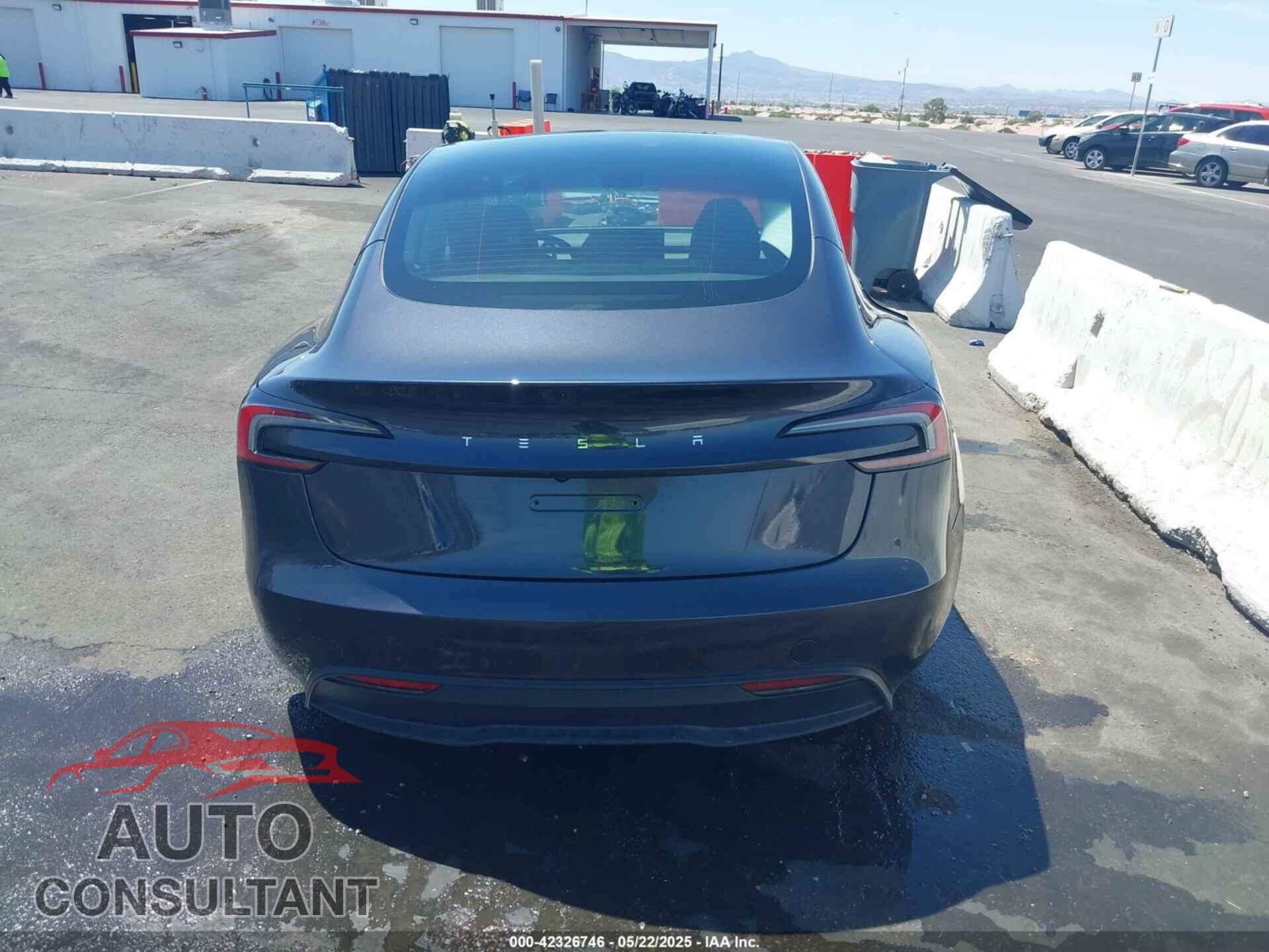 TESLA MODEL 3 2024 - 5YJ3E1EA1RF782328