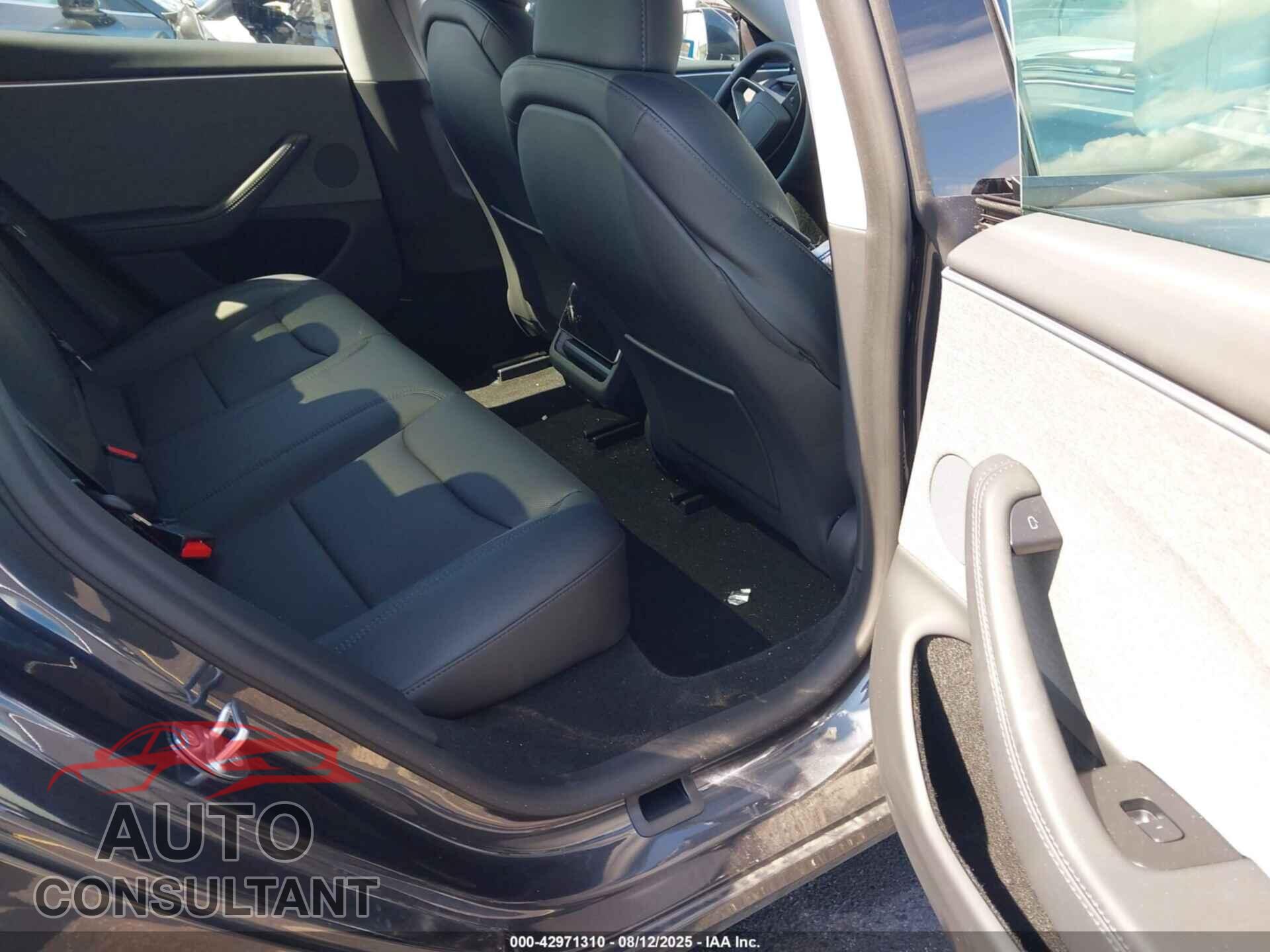 TESLA MODEL 3 2025 - 5YJ3E1EA5SF007357