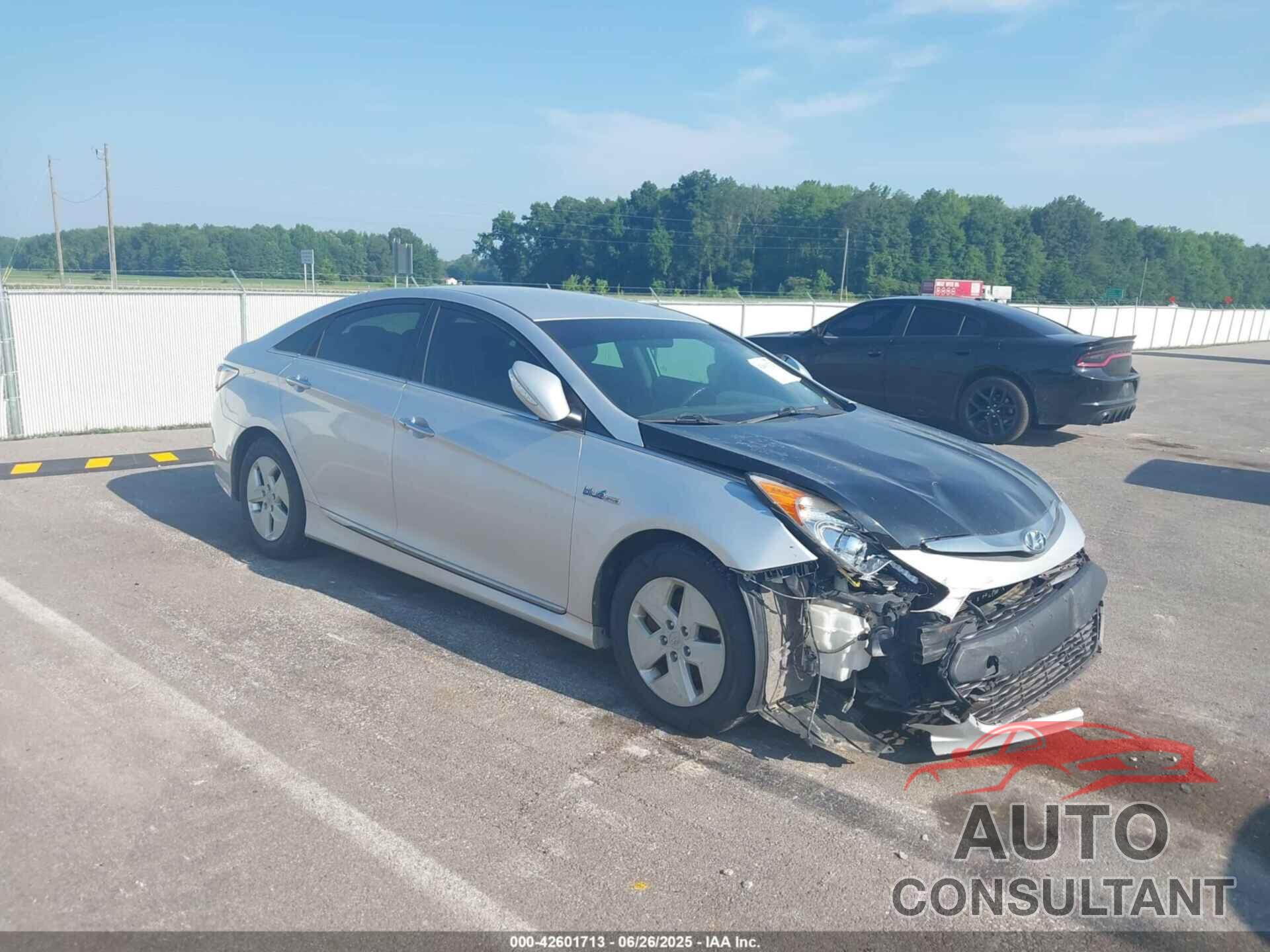 HYUNDAI SONATA HYBRID 2011 - KMHEC4A40BA017069