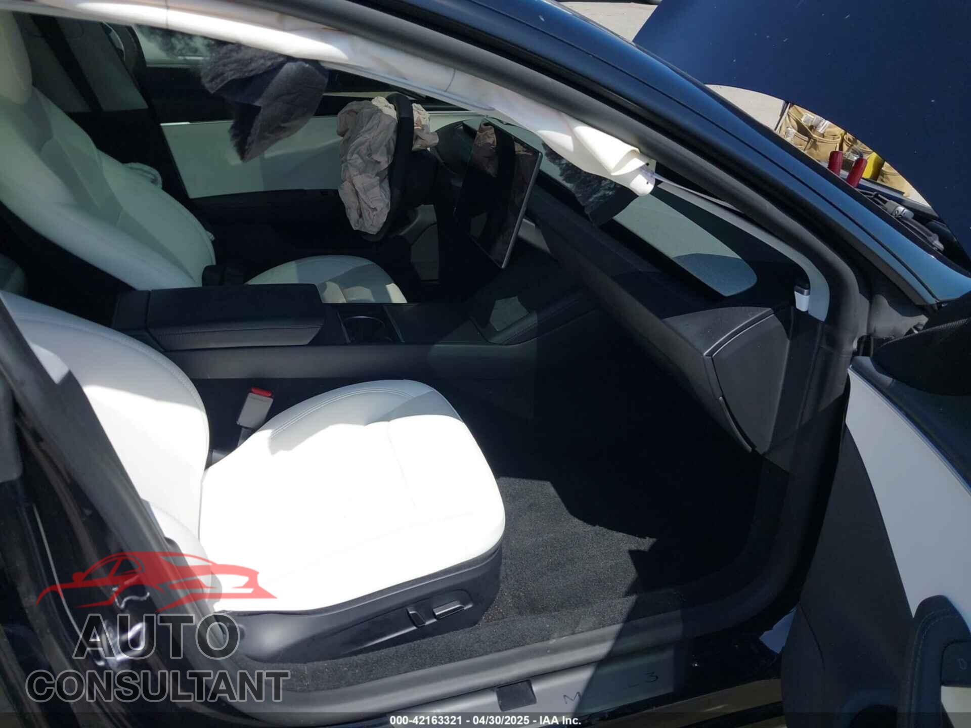 TESLA MODEL 3 2024 - 5YJ3E1EA7RF868520