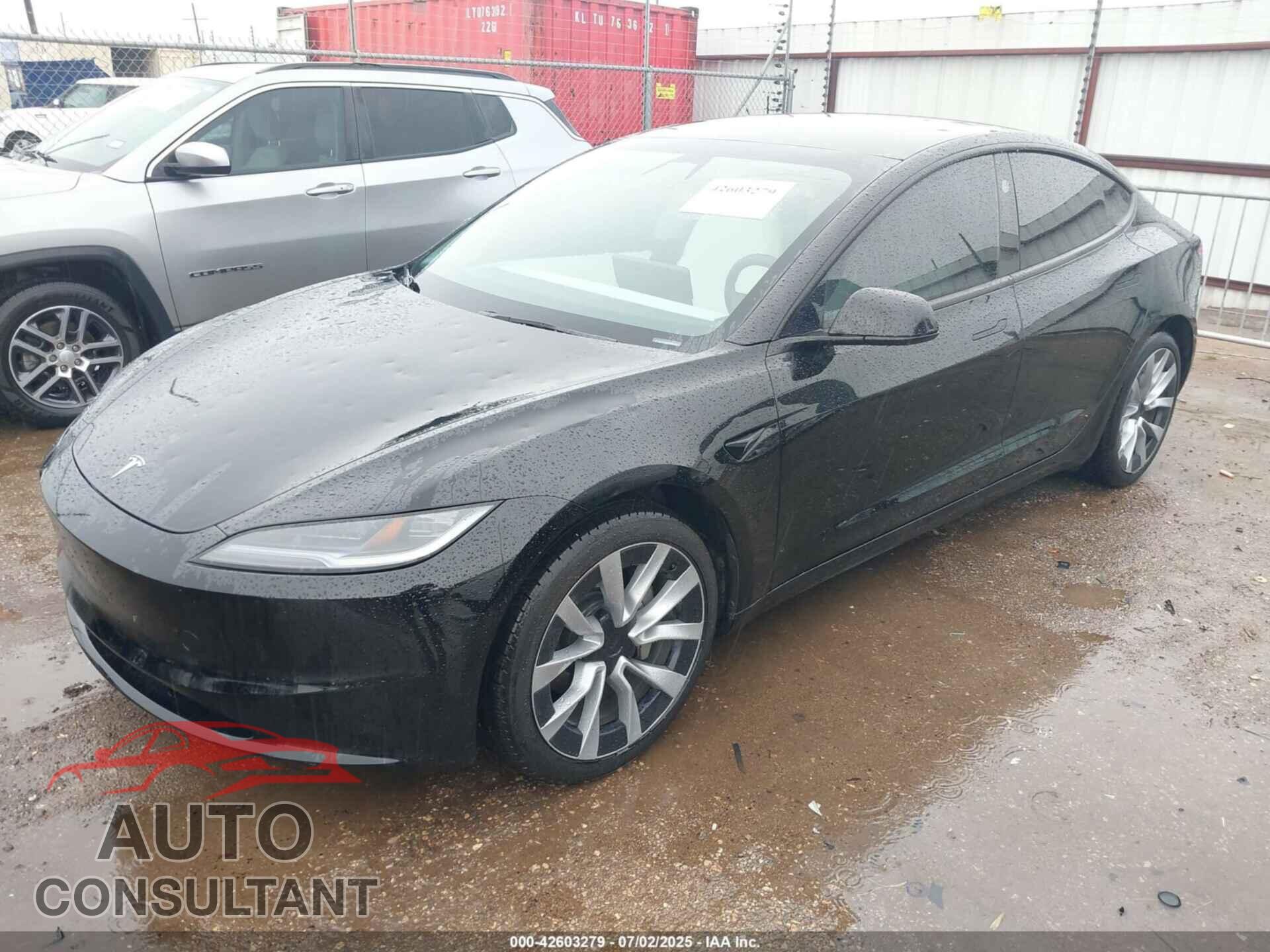 TESLA MODEL 3 2024 - 5YJ3E1EA8RF836563