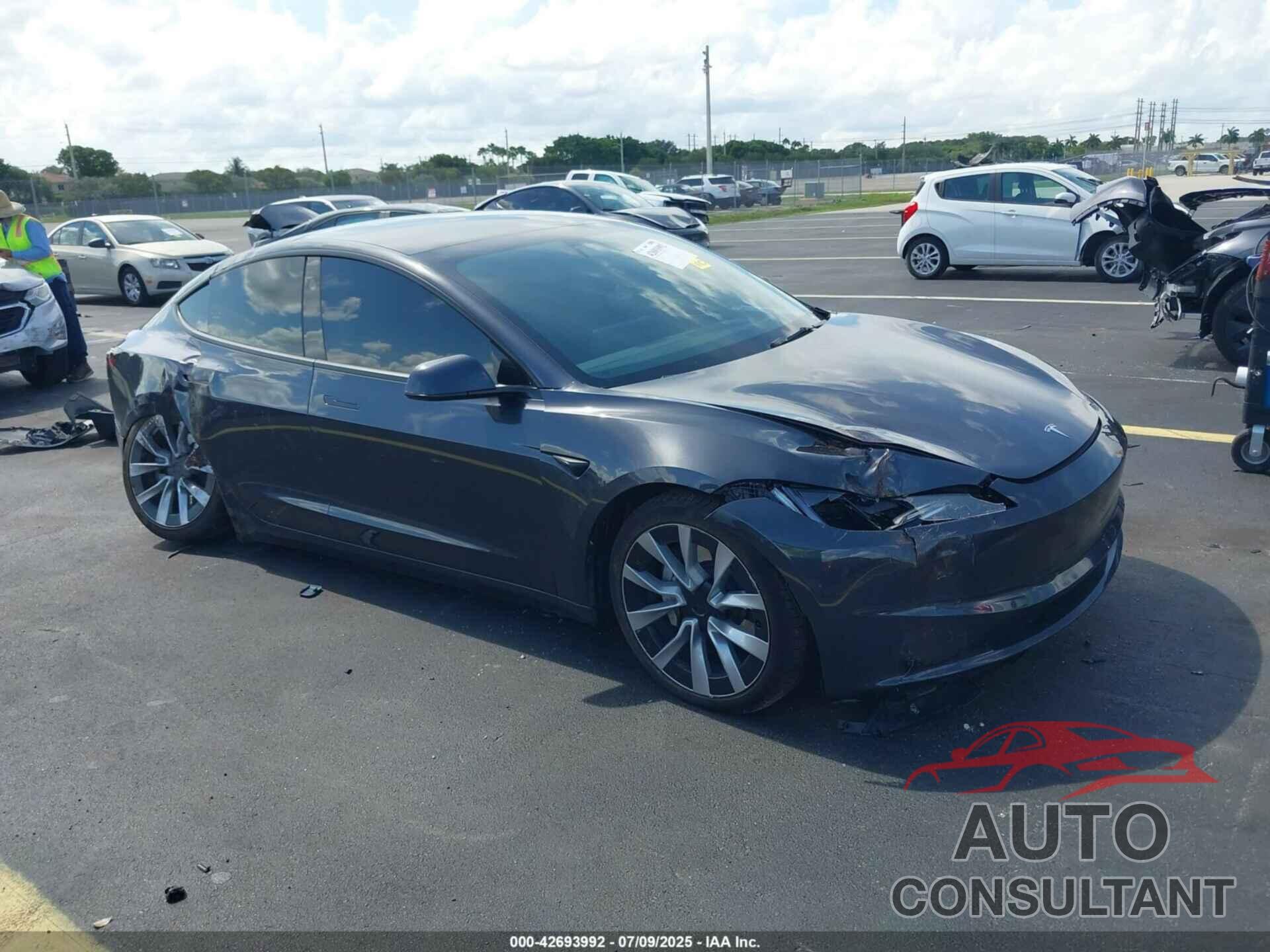 TESLA MODEL 3 2024 - 5YJ3E1EA2RF741805