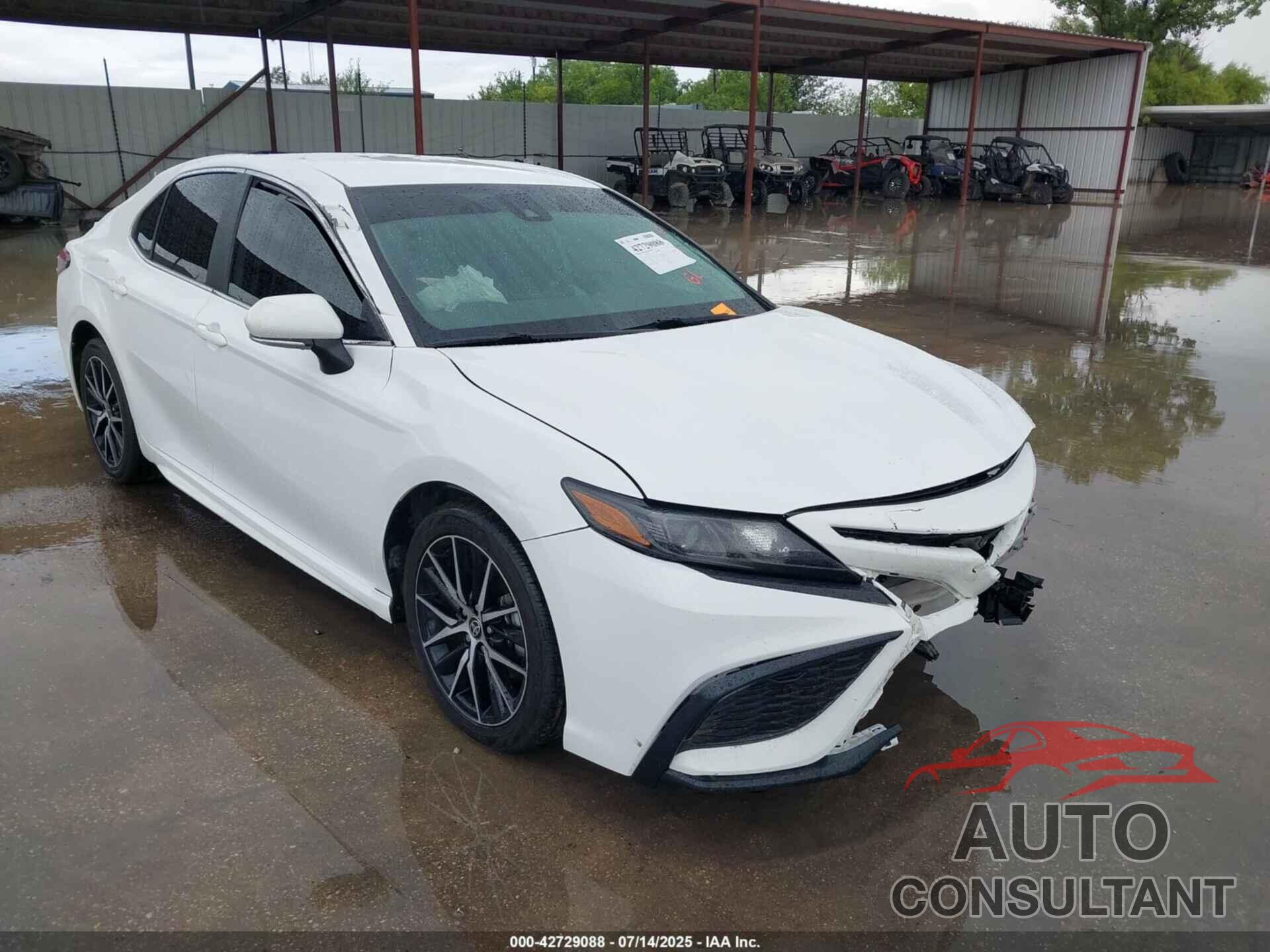 TOYOTA CAMRY 2023 - 4T1G11AK1PU815615