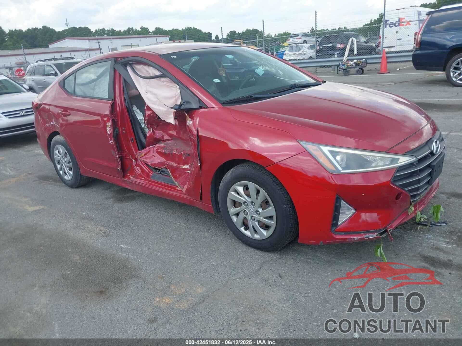 HYUNDAI ELANTRA 2019 - KMHD74LF7KU780557
