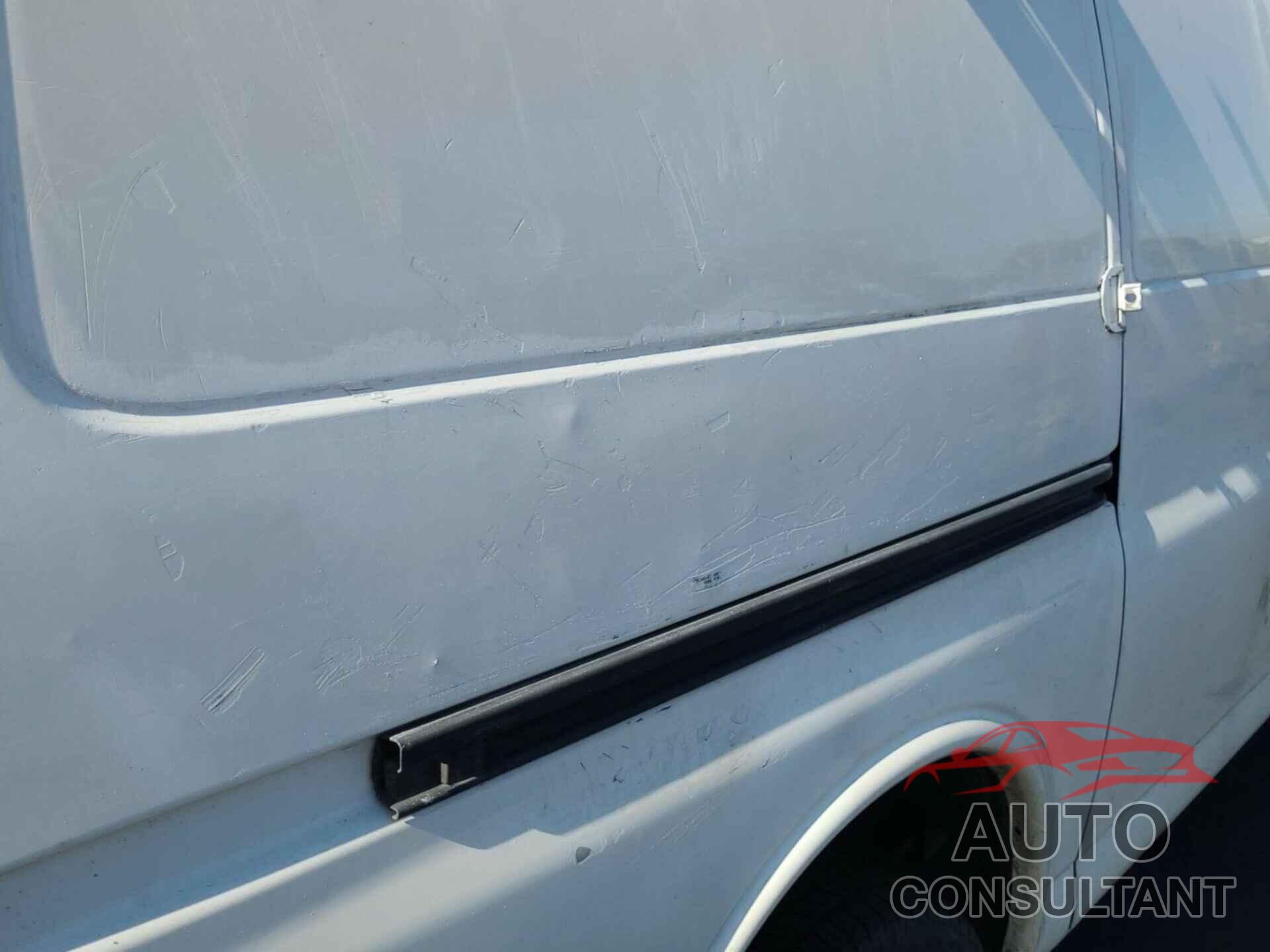CHEVROLET EXPRESS G2500 2013 - 1GCWGFCA6D1142155