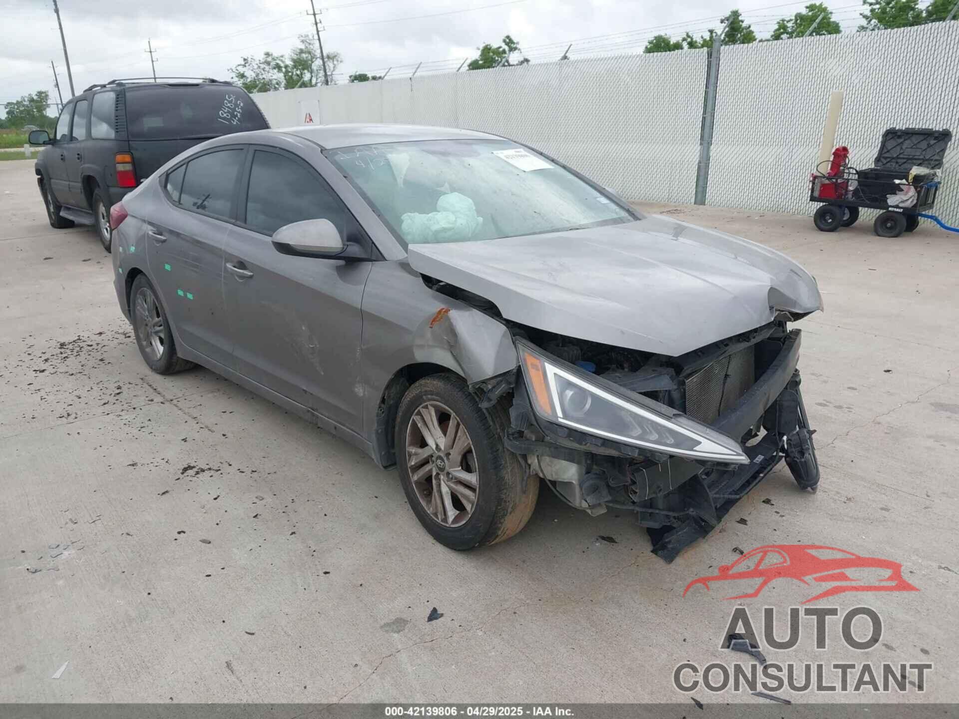 HYUNDAI ELANTRA 2020 - KMHD84LF7LU980207