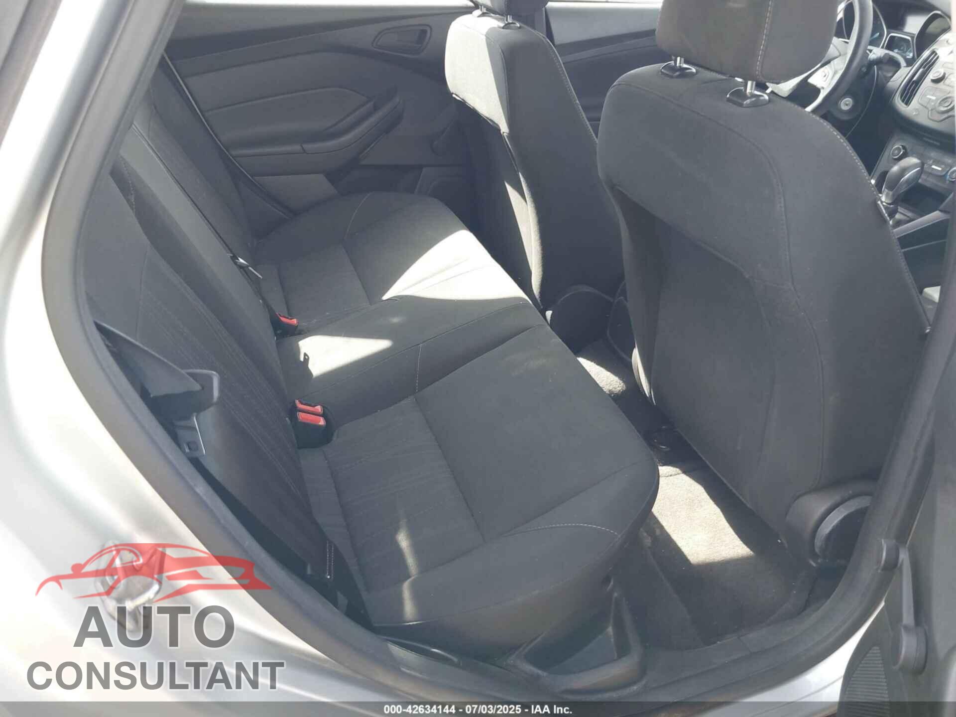 FORD FOCUS 2016 - 1FADP3E20GL322385