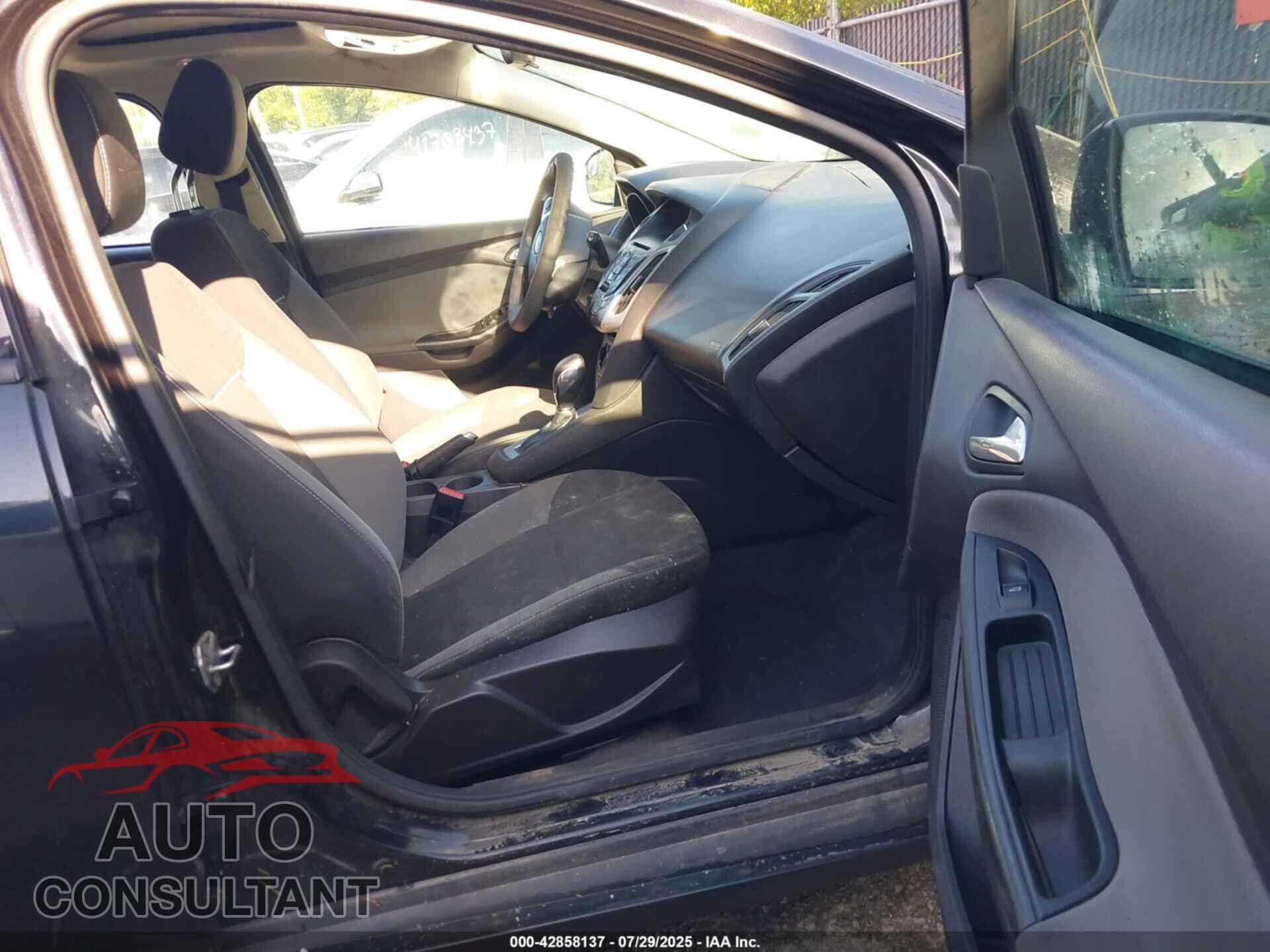 FORD FOCUS 2012 - 1FAHP3K28CL174597