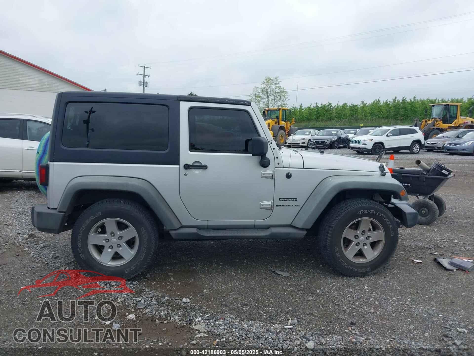 JEEP WRANGLER 2011 - 1J4AA2D13BL557870