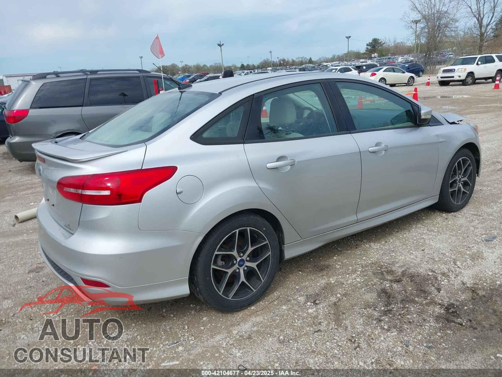 FORD FOCUS 2015 - 1FADP3F2XFL247529